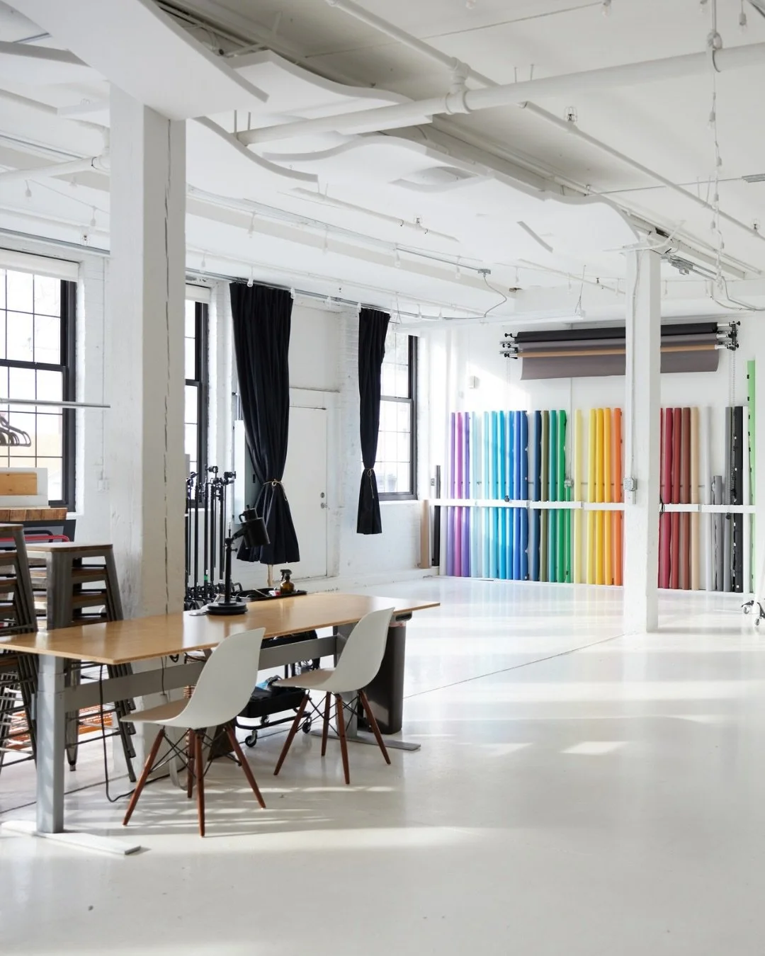 A successful creative project starts with a comfortable crew. At Studio Q, we have plenty of space for you, your team, talent, and allll your gear. Book your time, stretch out, and tackle that brief!

#MinneapolisStudio #TwinCitiesPhotographyStudio #