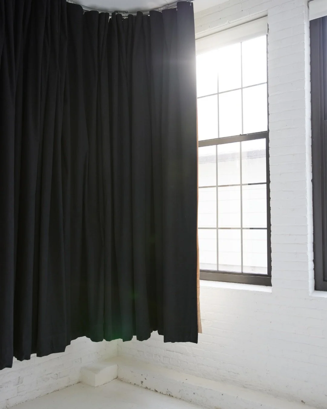 The temps may be cool outside, but we&rsquo;ve got plenty of sunshine in here! ☀️

#CreativeStudio #MinneapolisStudio #MinnesotaStudio #PhotographyStudio