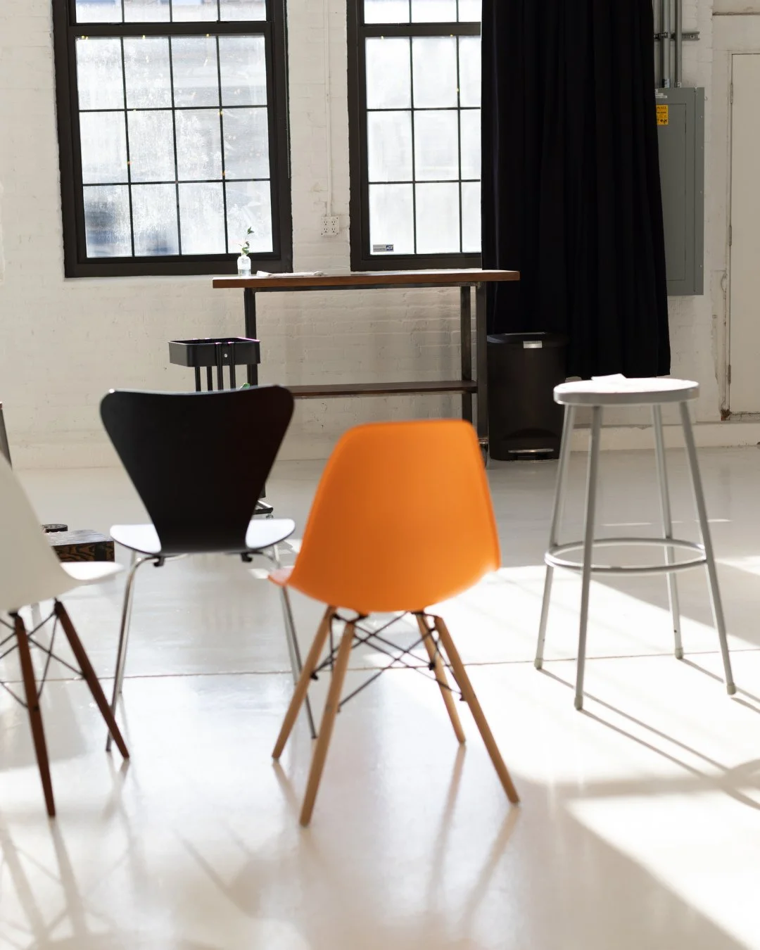 A little bit of everything 🖤⁠
⁠
From cozy work corners to open space for big projects to fully equipped kitchens, Studio Q is designed to flex with whatever you&rsquo;re creating!⁠
⁠
#MinneapolisStudio #ProductionStudio #PhotographyStudio