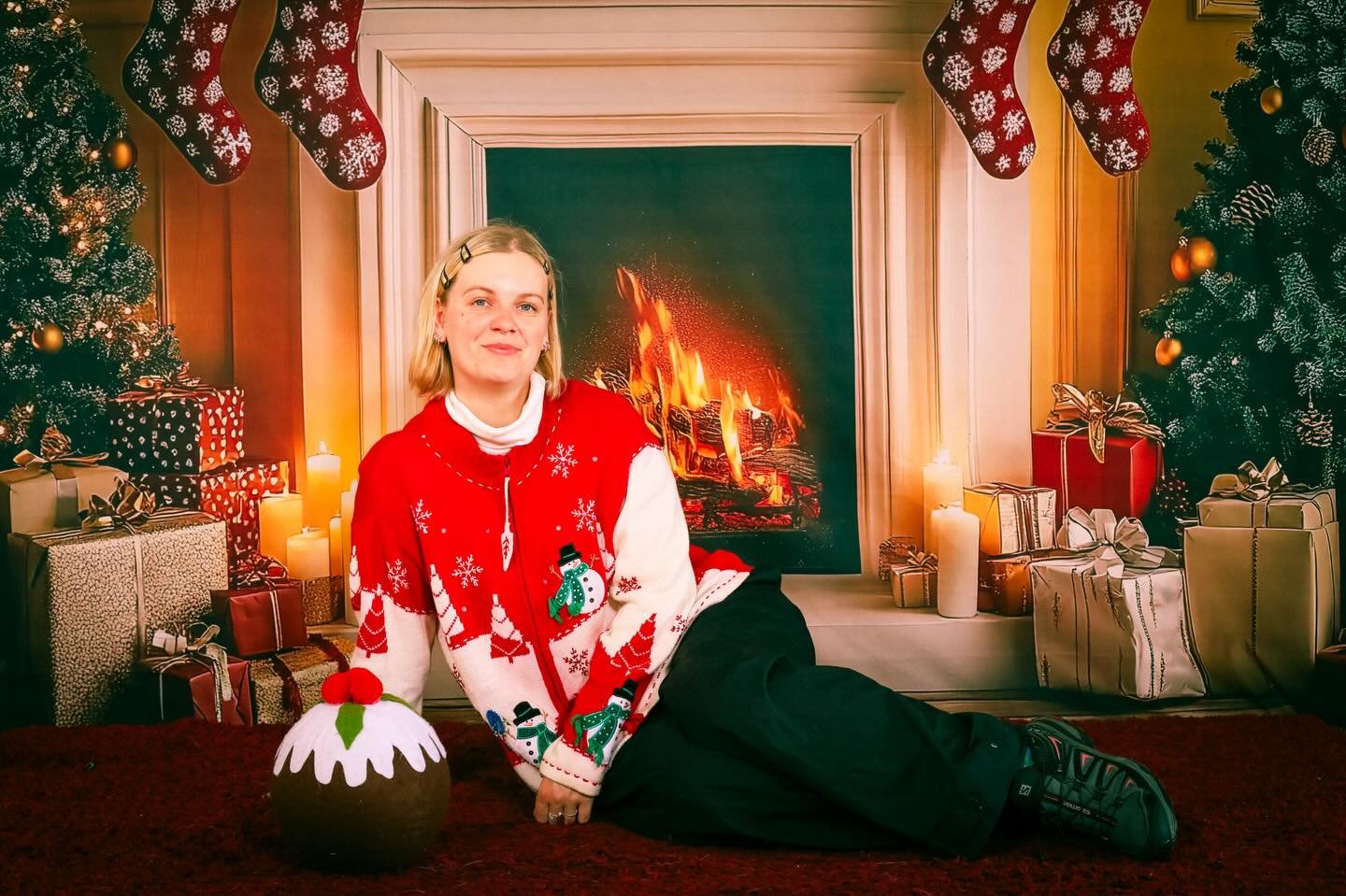 all i want for christmas is for you to pre-order my upcoming album ⋆⁺₊❅⋆ ⁺₊❆⋆

send me a screenshot of your vinyl or digital pre-order and i will post a christmas card to you &mdash; link in my bio to @bandcamp / @impressedrecordings ⁺₊❆⋆ 

i uploade