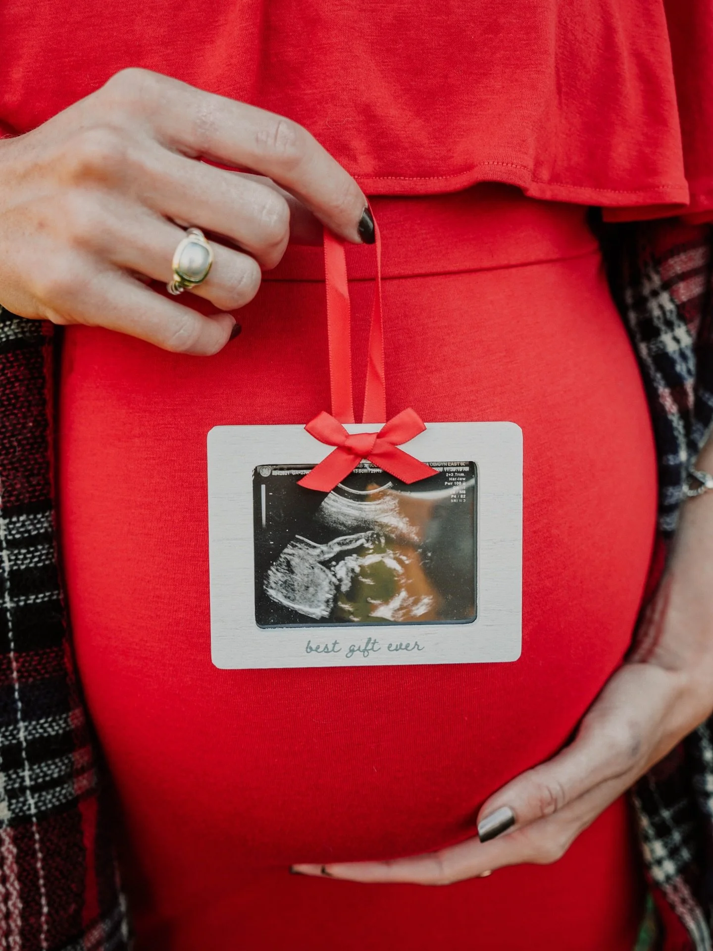 With Christmas just a few days away, I couldn&rsquo;t let the season go without posting this precious maternity session! I see that baby boy made an early appearance, just in time to snuggle for Christmas! Congrats to this beautiful couple on the bes