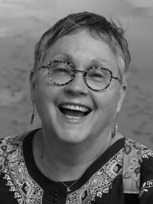 Amy Tuthill, Education