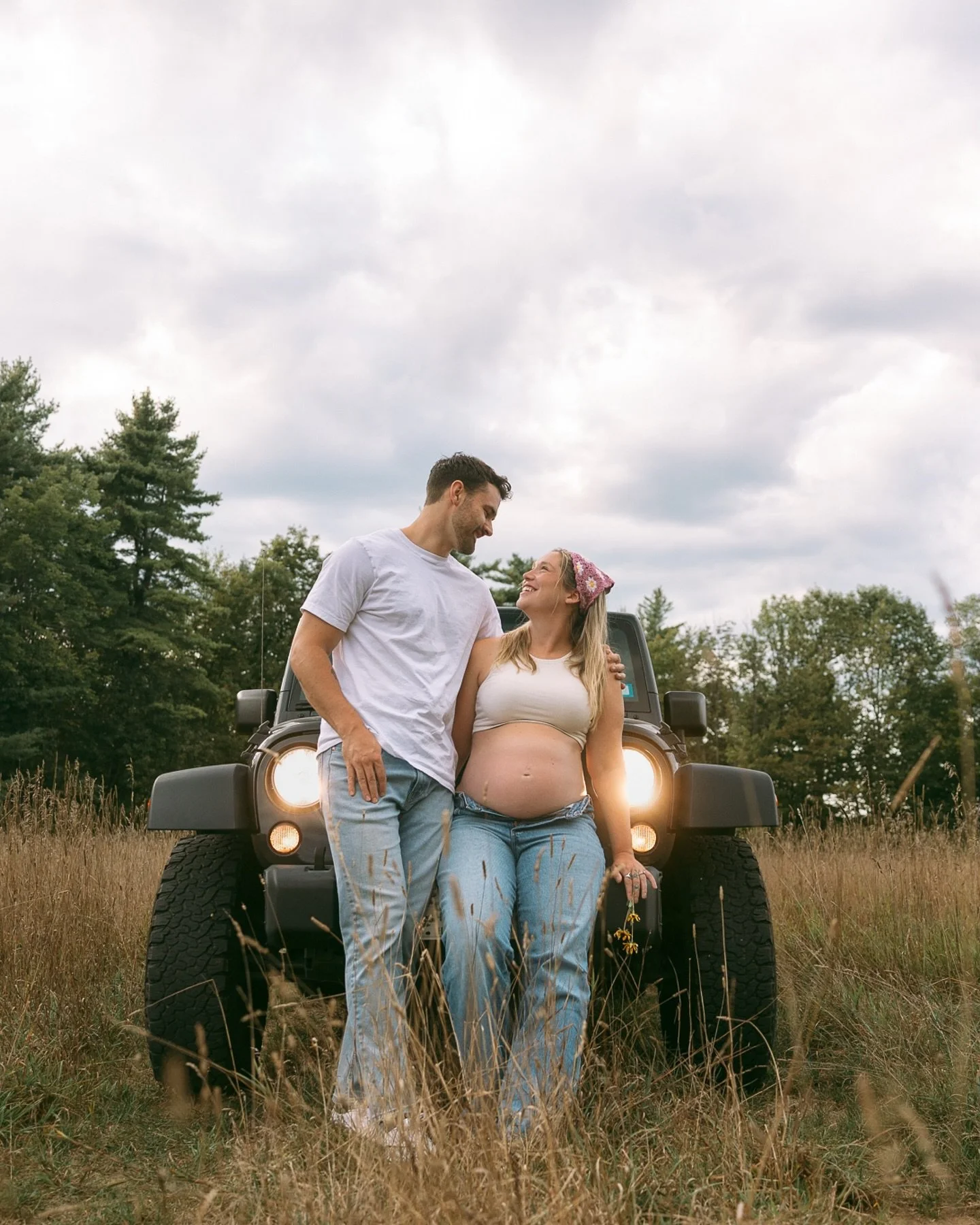 A little bit of sunshine on this cloudy day ☀️ 
#audralynnphoto #unraveledacademy #philchesterpresets #newhampshirematernityphotographer #ignitedmotherhood #thebelovedjournal #heartfulmagazine 
@posterjournal 
@ignitedmotherhood 
@heartfulmagazine 
@
