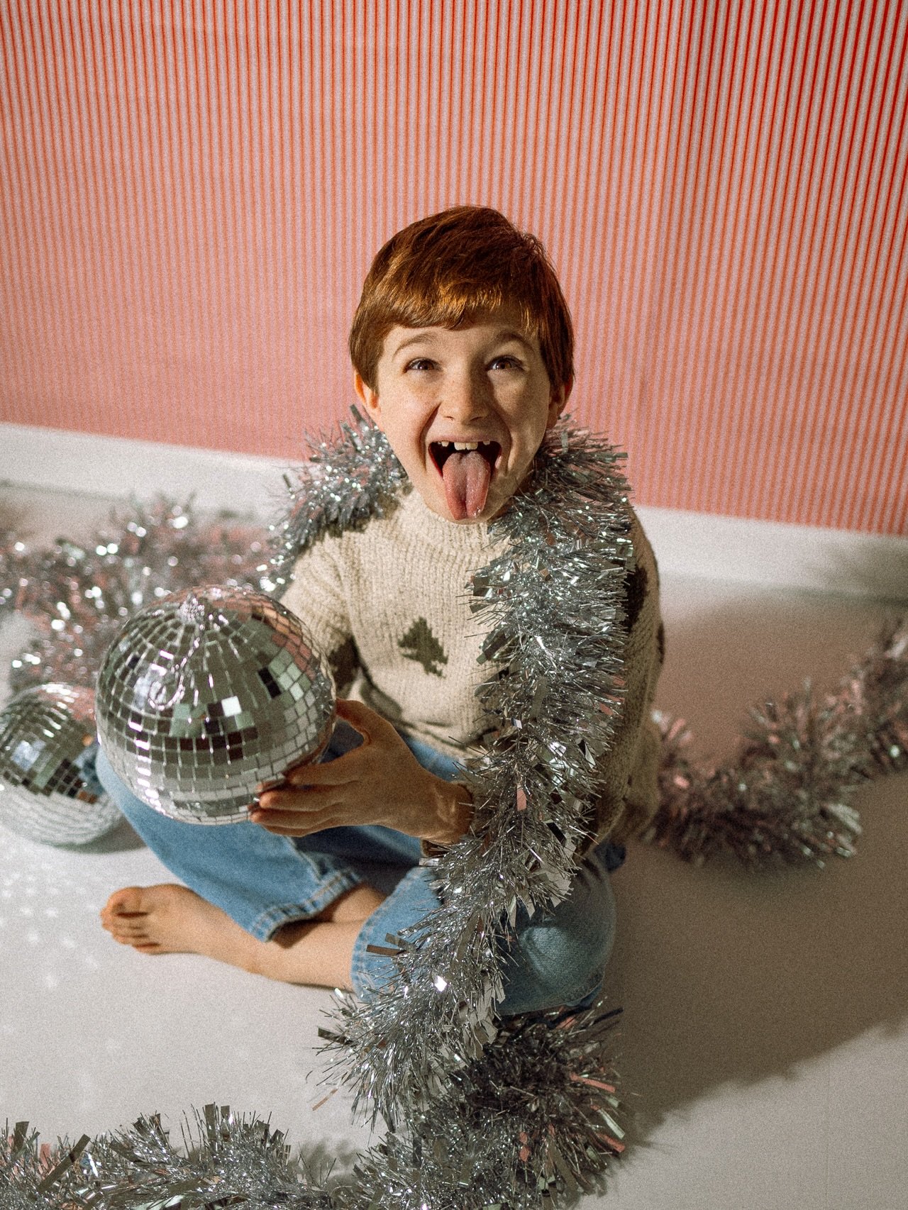 I might be jumping the gun just a bit here, because we usually don&rsquo;t listen to Christmas music or even start thinking about Christmas until immediately after Thanksgiving dinner. But here we are, breaking all the rules! 
I just love these pictu