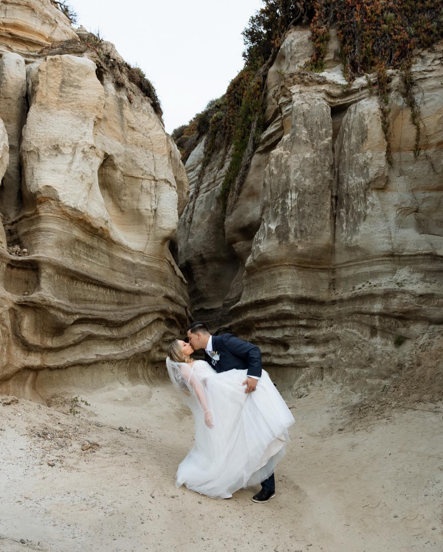 Dreaming of that one time I flew to California to shoot a seaside wedding&hellip;Take me back to those warm summer days!

That being said, it&rsquo;s gonna take a lot of of champagne and/or Xanax to get me to be a destination wedding photographer. Bu