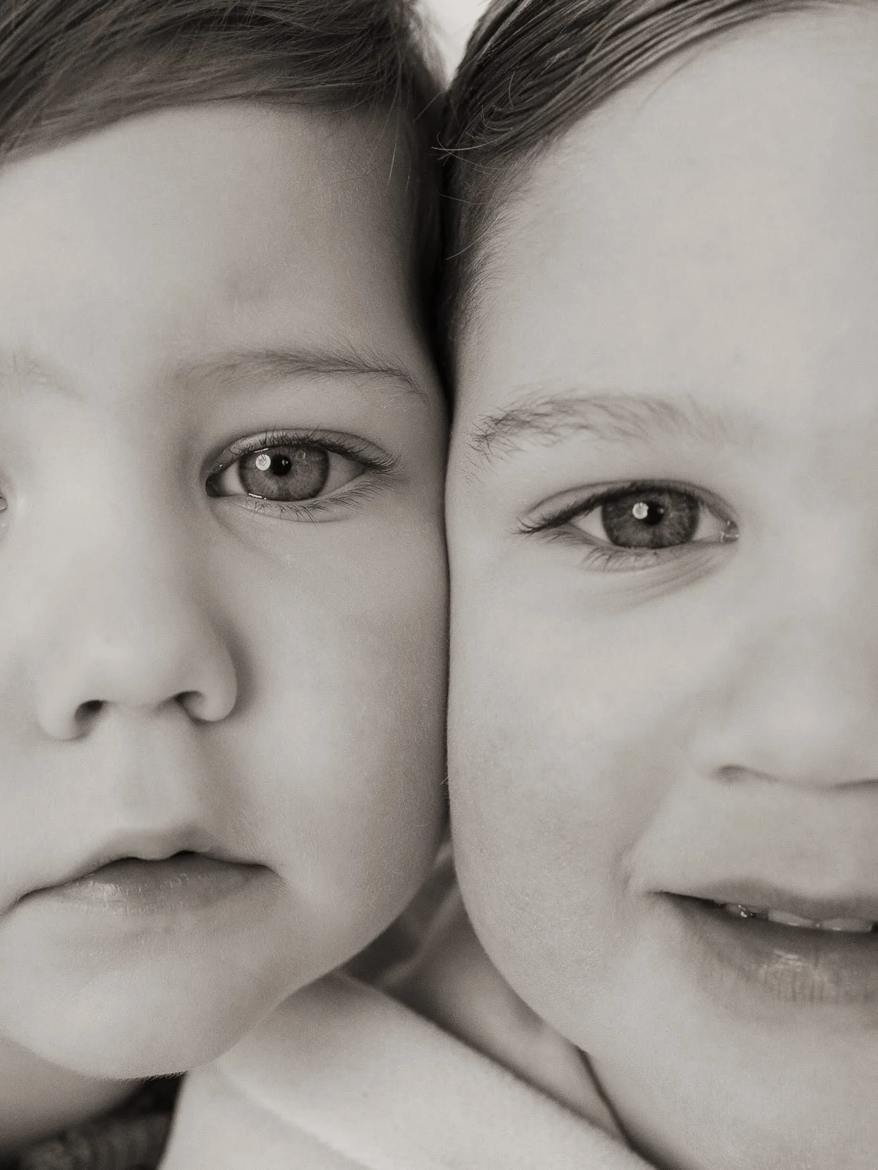 Personality minis are LIVE! 📸 

They&rsquo;re only little once, and not for long! Time is a thief, so let&rsquo;s capture their little details while we can. Whether your little is the star of the show, or a shy old soul, these minis will capture the