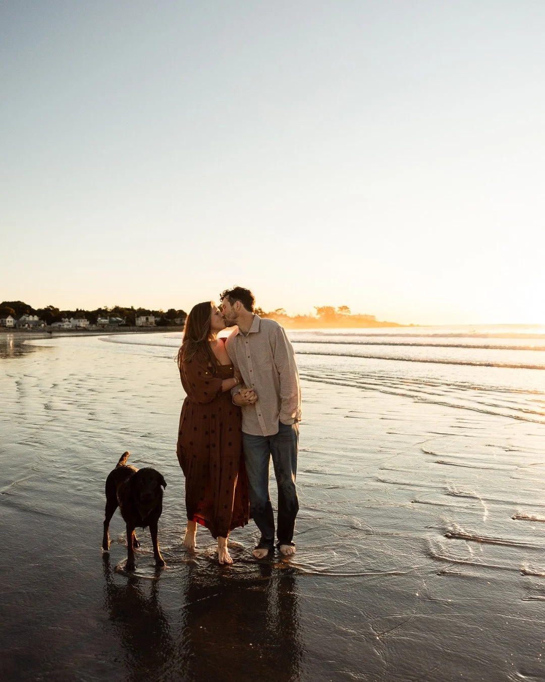 When's the last time you watched the sunrise?

Let your family photos be a real experience that will become cherished memories. Meet me at the beach, and then grab pancakes afterward 🥞 ☕️ 

Side note: this is one of my favorite sessions everrrrrr, a
