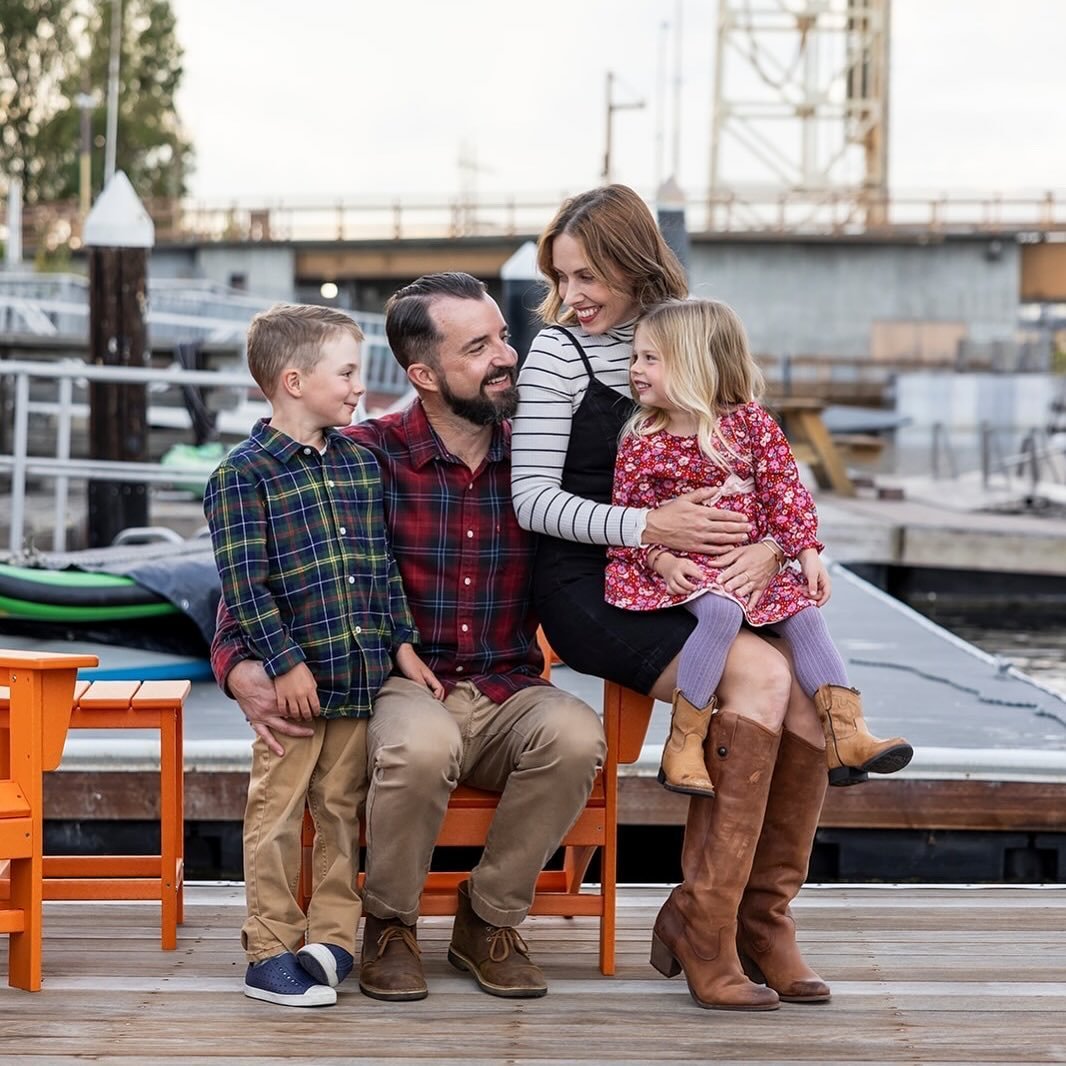 At home sessions in Alameda be like ⛵️🌊 🌉
&bull;
&bull;
&bull;
&bull;
#familyphotographer #alamedafamilyphotographer #eastbayfamilyphotographer #oaklandfamilyphotographer #maternityphotographer #newbornphotographer #sanfranciscofamilyphotographer  