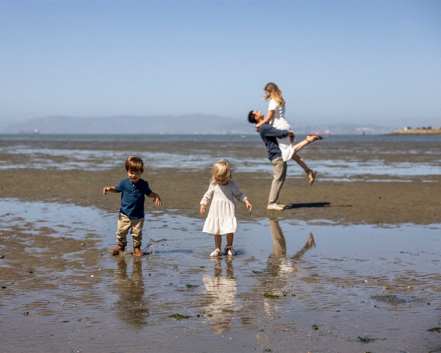 I met two boys with some sand toys while shooting this cute family recently - said they were &ldquo;exploring the wonders of low tide.&rdquo; 🦀 💍 🐚 🐟 
&bull;
&bull;
&bull;
&bull;
#familyphotographer #alamedafamilyphotographer #eastbayfamilyphotog