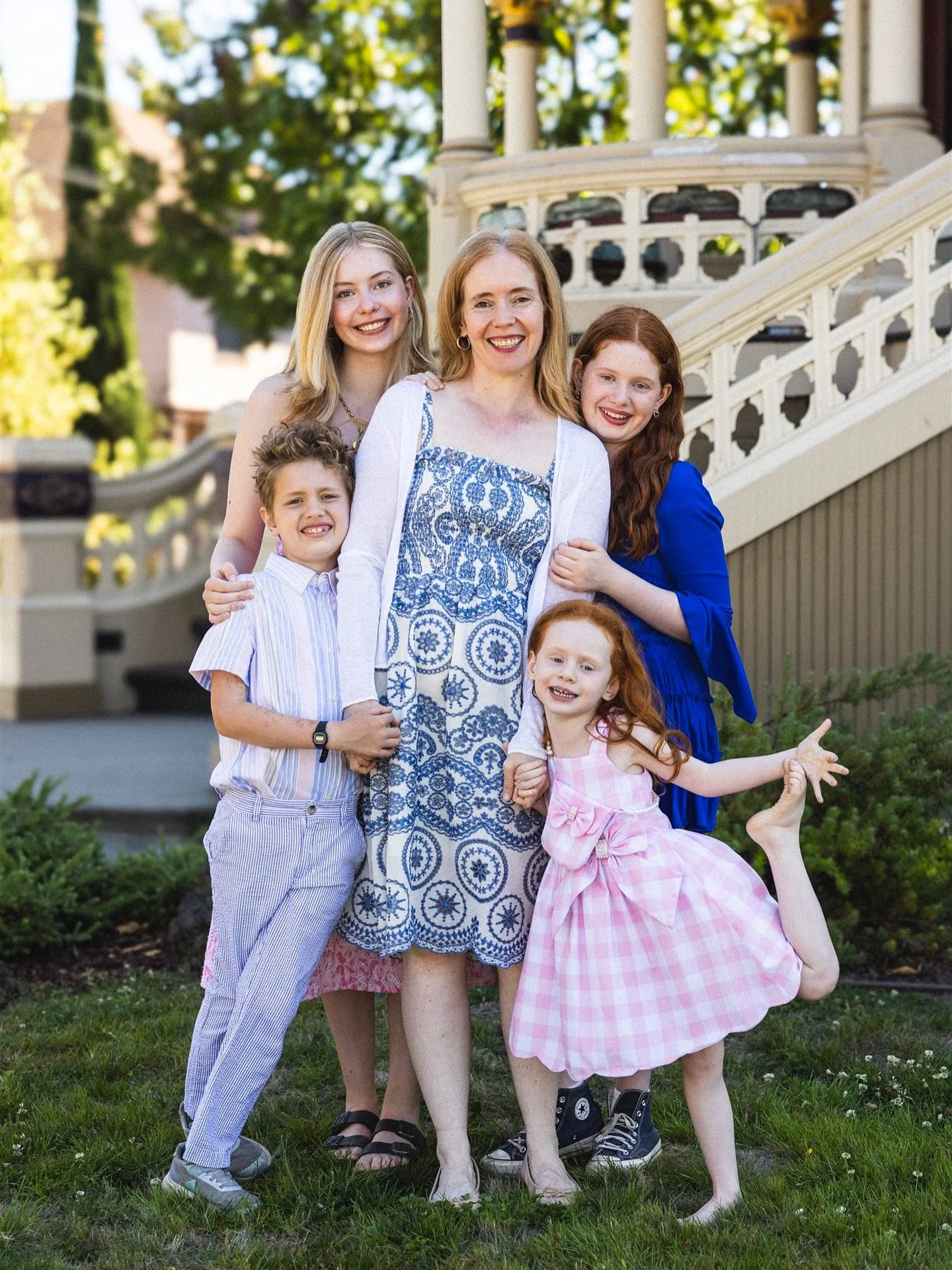 Front porch sessions in Alameda this fall! Link in bio for fall minis info. 
&bull;
&bull;
&bull;
&bull;
#familyphotographer #alamedafamilyphotographer #eastbayfamilyphotographer #oaklandfamilyphotographer #maternityphotographer #newbornphotographer 