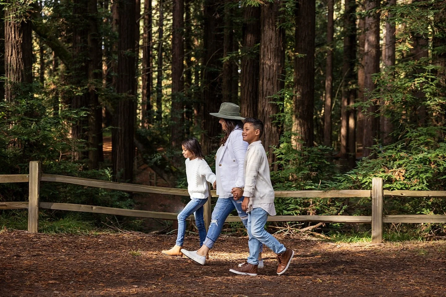 A perfect fall day in the woods
 
⠀⠀⠀⠀⠀⠀⠀⠀⠀
⠀⠀⠀⠀⠀⠀⠀⠀⠀
#familyphotographer #alamedafamilyphotographer #eastbayfamilyphotographer #oaklandfamilyphotographer #maternityphotographer #newbornphotographer #sanfranciscofamilyphotographer  #bayareafamilyphot