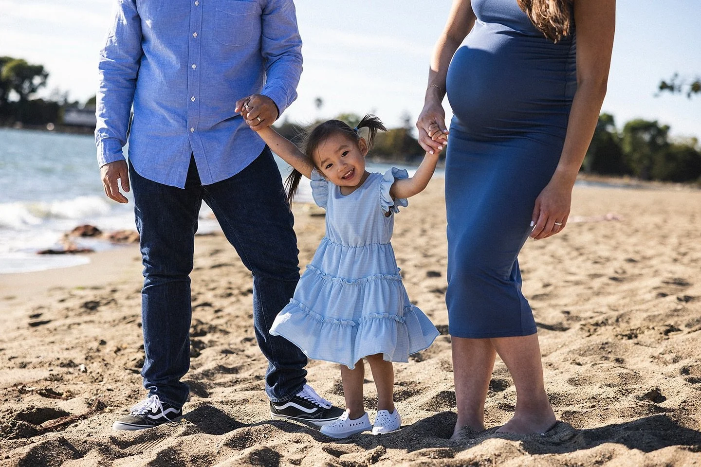 Friday and four day weekend vibes!
&bull;
&bull;
&bull;
&bull;
#familyphotographer #alamedafamilyphotographer #eastbayfamilyphotographer #oaklandfamilyphotographer #maternityphotographer #newbornphotographer #sanfranciscofamilyphotographer  #bayareaf