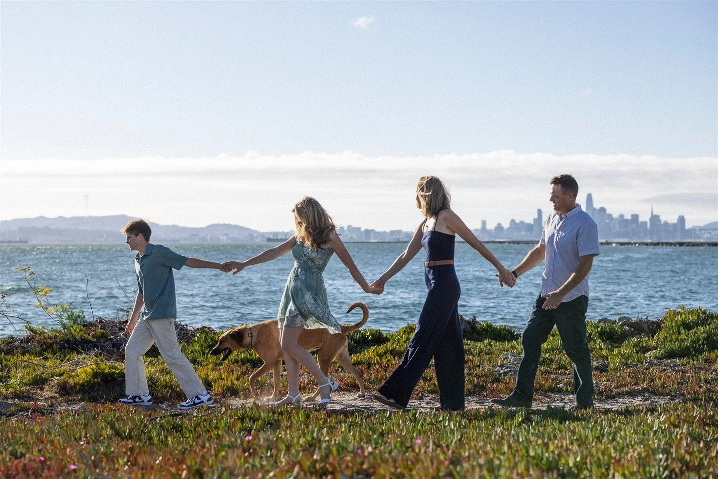 Family strolls with a great view. Love our city on the Bay!

#familyphotographer #alamedafamilyphotographer #eastbayfamilyphotographer #oaklandfamilyphotographer #maternityphotographer #newbornphotographer #sanfranciscofamilyphotographer  #bayareafam