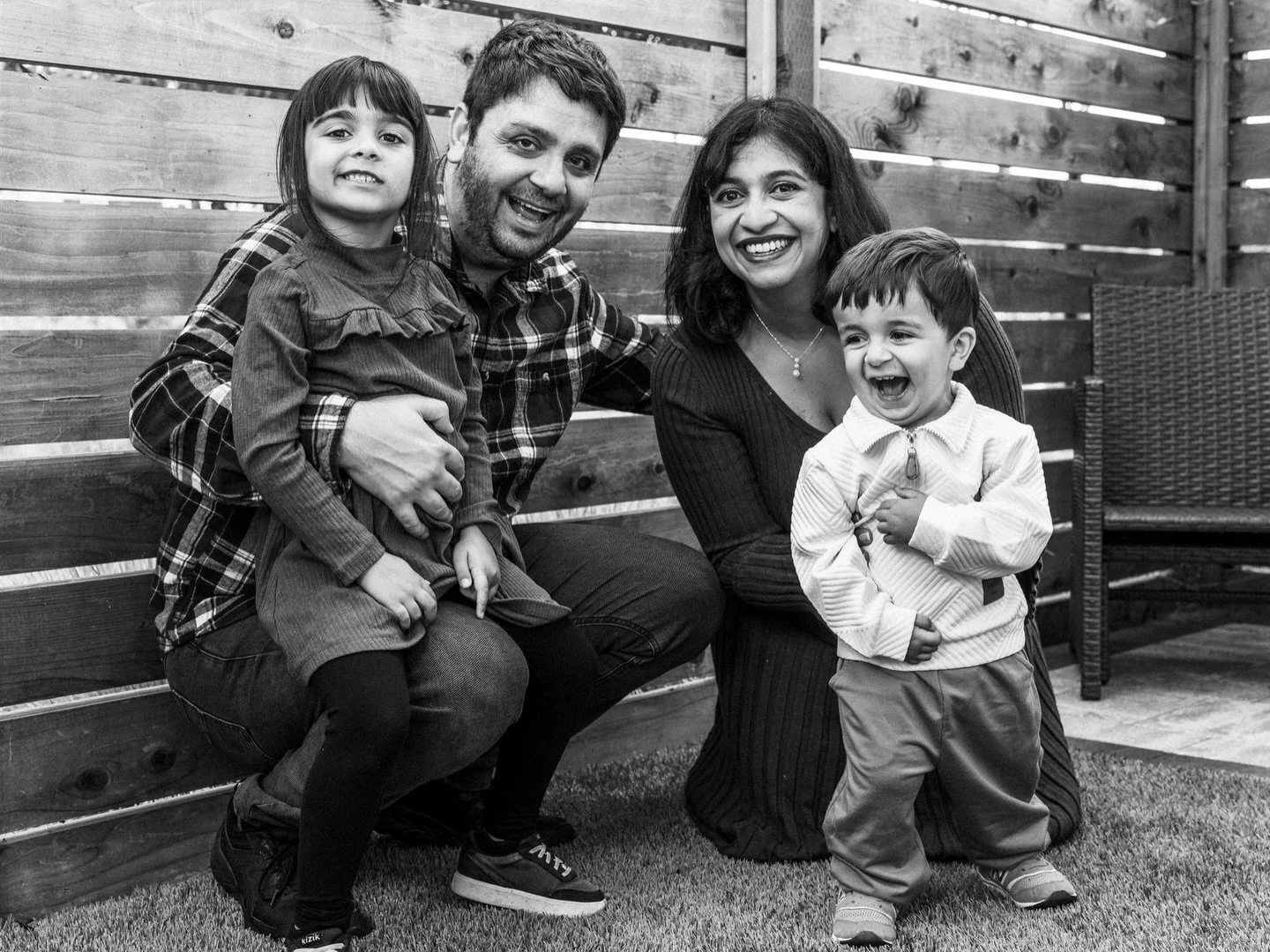 Just your family in the most genuine way. Mini front porch and home sessions coming up&hellip;a couple more spots to grab. Link in bio to minis info!
⠀⠀⠀⠀⠀⠀⠀⠀⠀
 
⠀⠀⠀⠀⠀⠀⠀⠀⠀
#familyphotographer #alamedafamilyphotographer #eastbayfamilyphotographer #oak