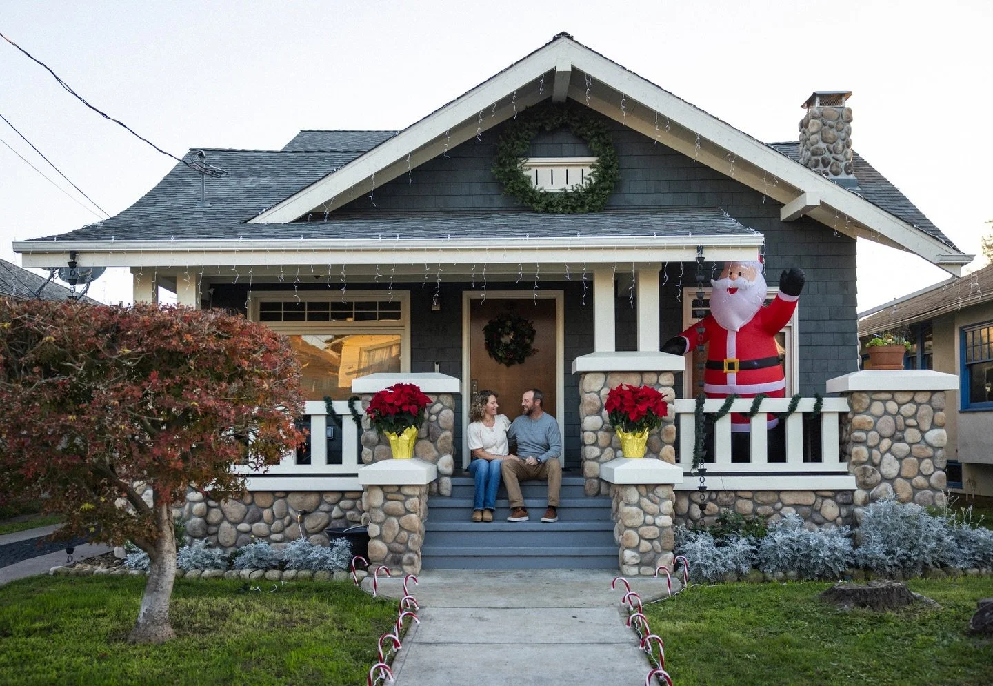 We&rsquo;ve been shooting their annual holiday family photos at their house for years now. And this is the first year the exterior of the home is complete from renovations. So fun to see it done and decorated do the holidays! 
⠀⠀⠀⠀⠀⠀⠀⠀⠀
#portraitphot