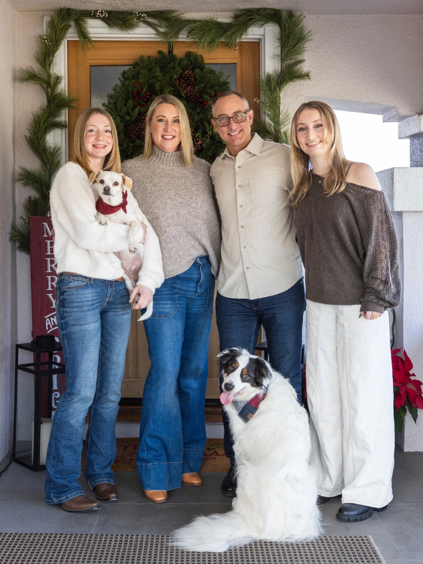 Starting the year off with the ones you love. 
⠀⠀⠀⠀⠀⠀⠀⠀⠀
#portraitphotographer #sfbayareaphotographer  #familyphotographer