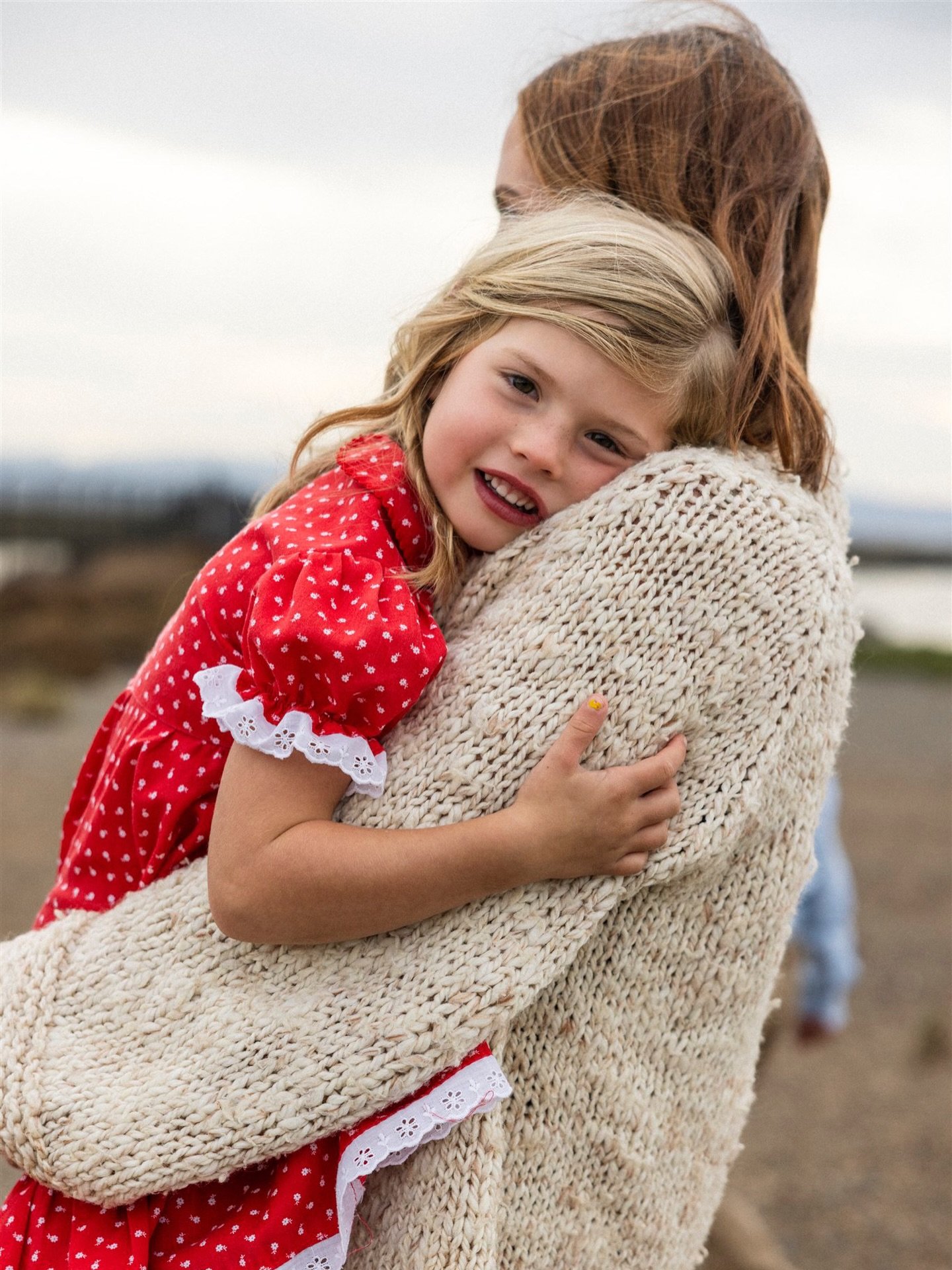 Sometimes we just need a comfy shoulder. 
⠀⠀⠀⠀⠀⠀⠀⠀⠀
#portraitphotographer #sfbayareaphotographer  #familyphotographer