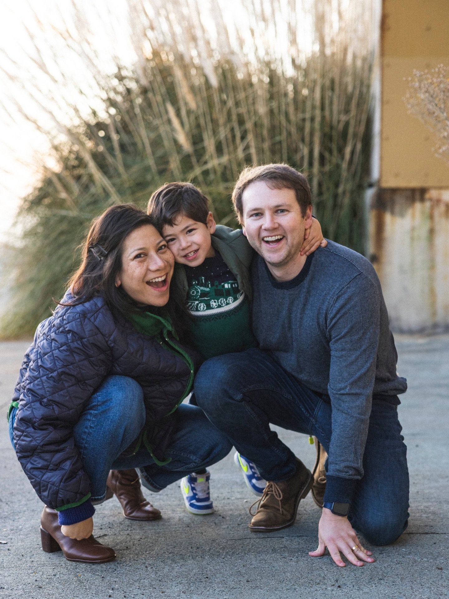 Spring is in the air, days are getting longer, and family sessions are starting to feel fresh with that warm air and flowers. Get on the mini session calendar! Link in bio. 
⠀⠀⠀⠀⠀⠀⠀⠀⠀
#portraitphotographer #sfbayareaphotographer  #familyphotographer