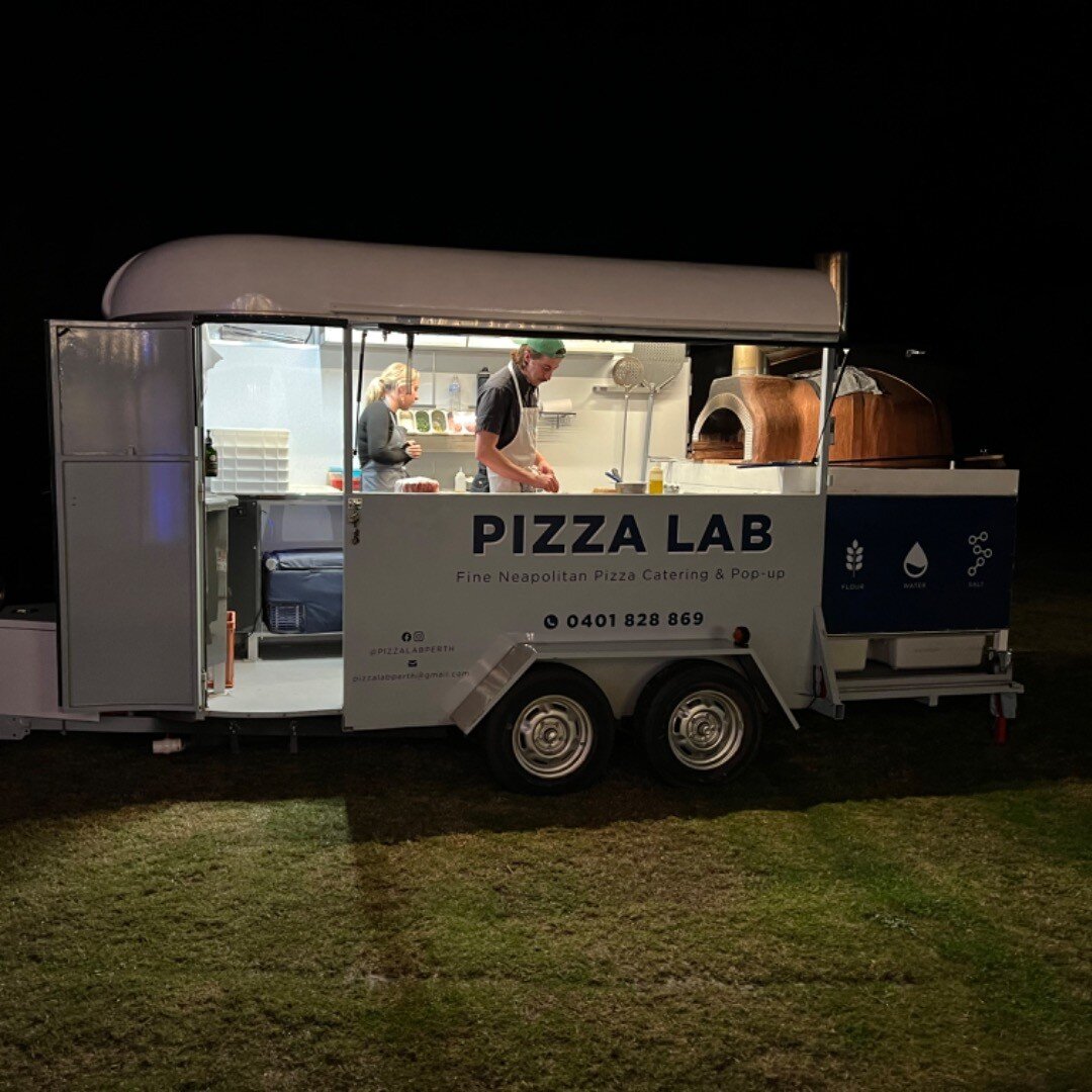 Winter wedding magic. Our bespoke food trailer adds charm and character to your special event. Get in touch to secure your end of year bookings 🍕