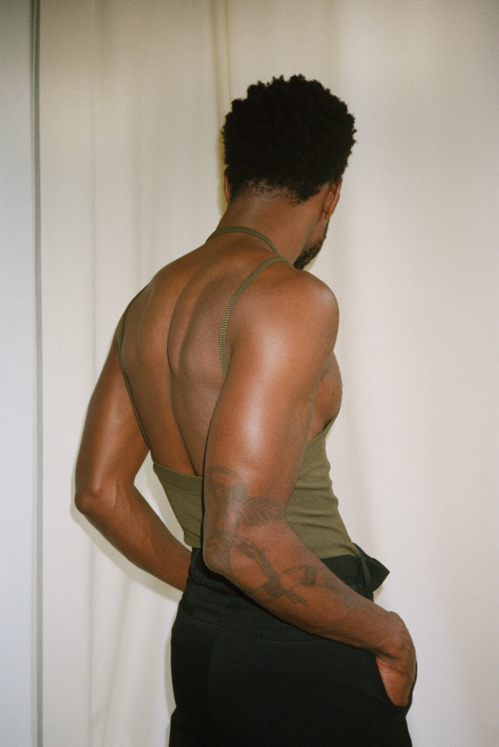 WEB_000162350017_Kingsley_Final_GAYLETTER.jpg