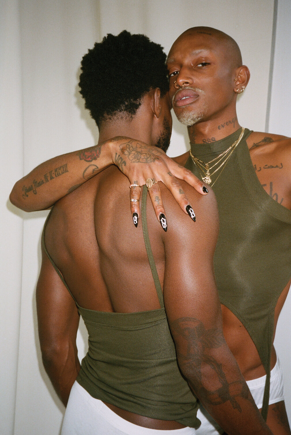 WEB_000162350024_Kingsley_Final_GAYLETTER.jpg
