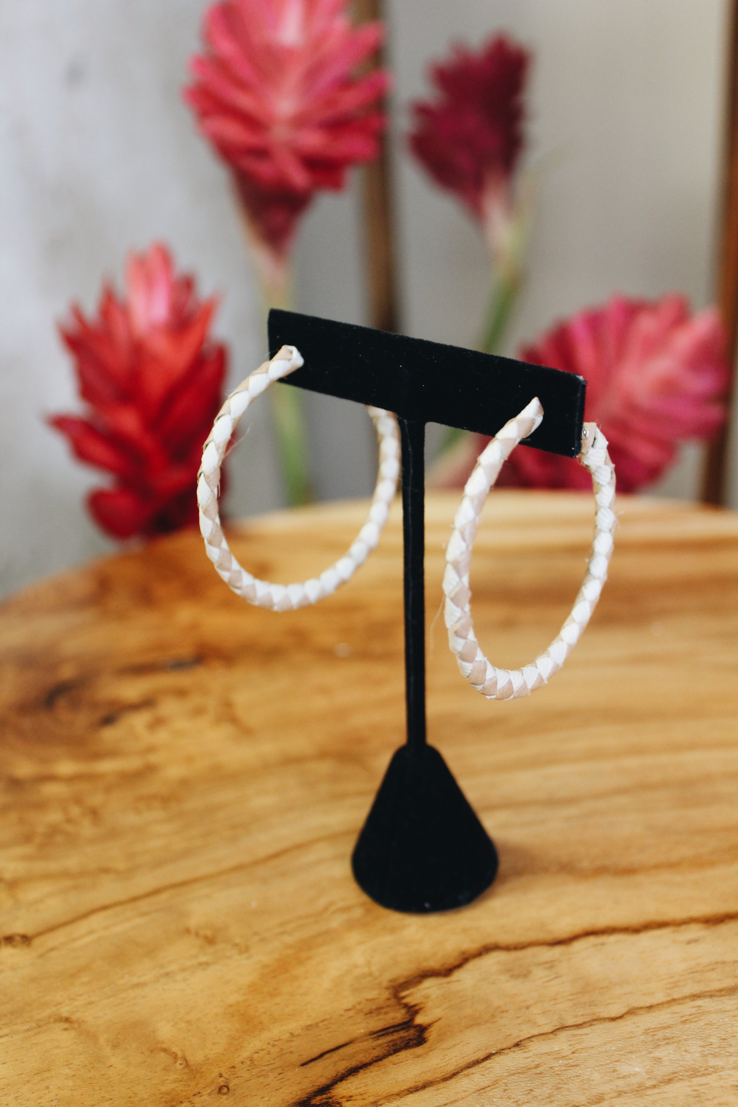 lauhala earrings 1 .jpg