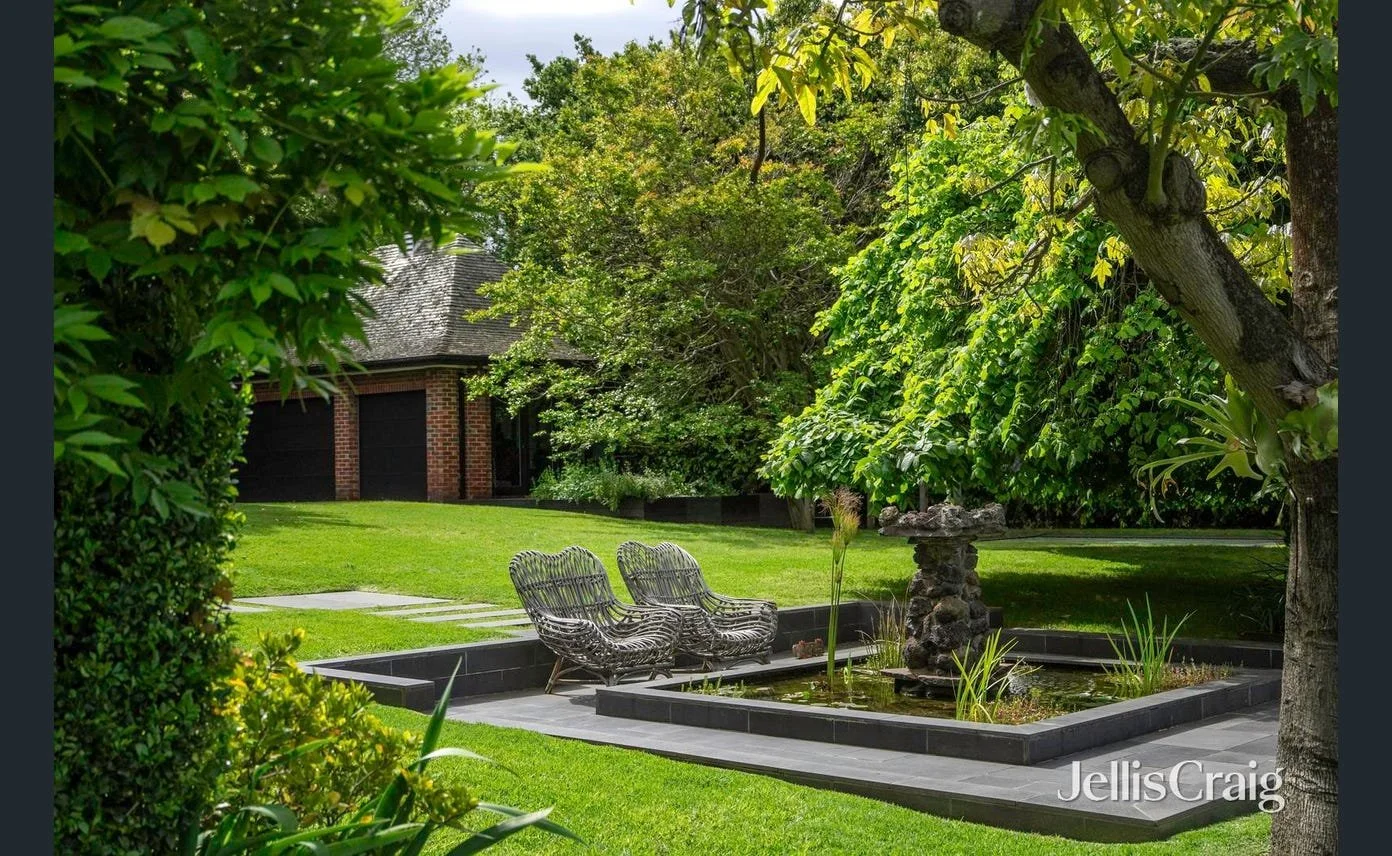 2 Daracombe garden.jpg