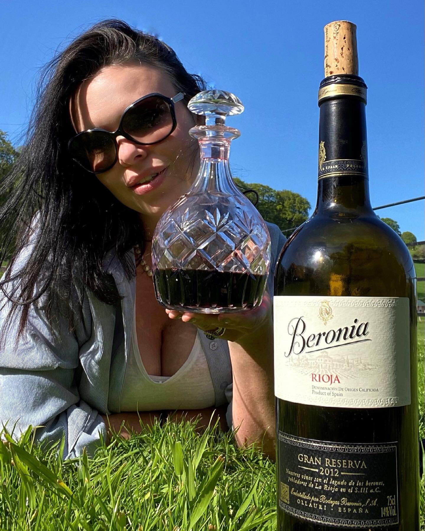 🍾 This weekend was largely sponsored by @beronia_uk (*not literally) as we got through a few bottles of their new #MixedCase with a little something for everyone. 

🍷 First up we have the #granreserva 2012 - frankly, for me, the Grand Master and wo