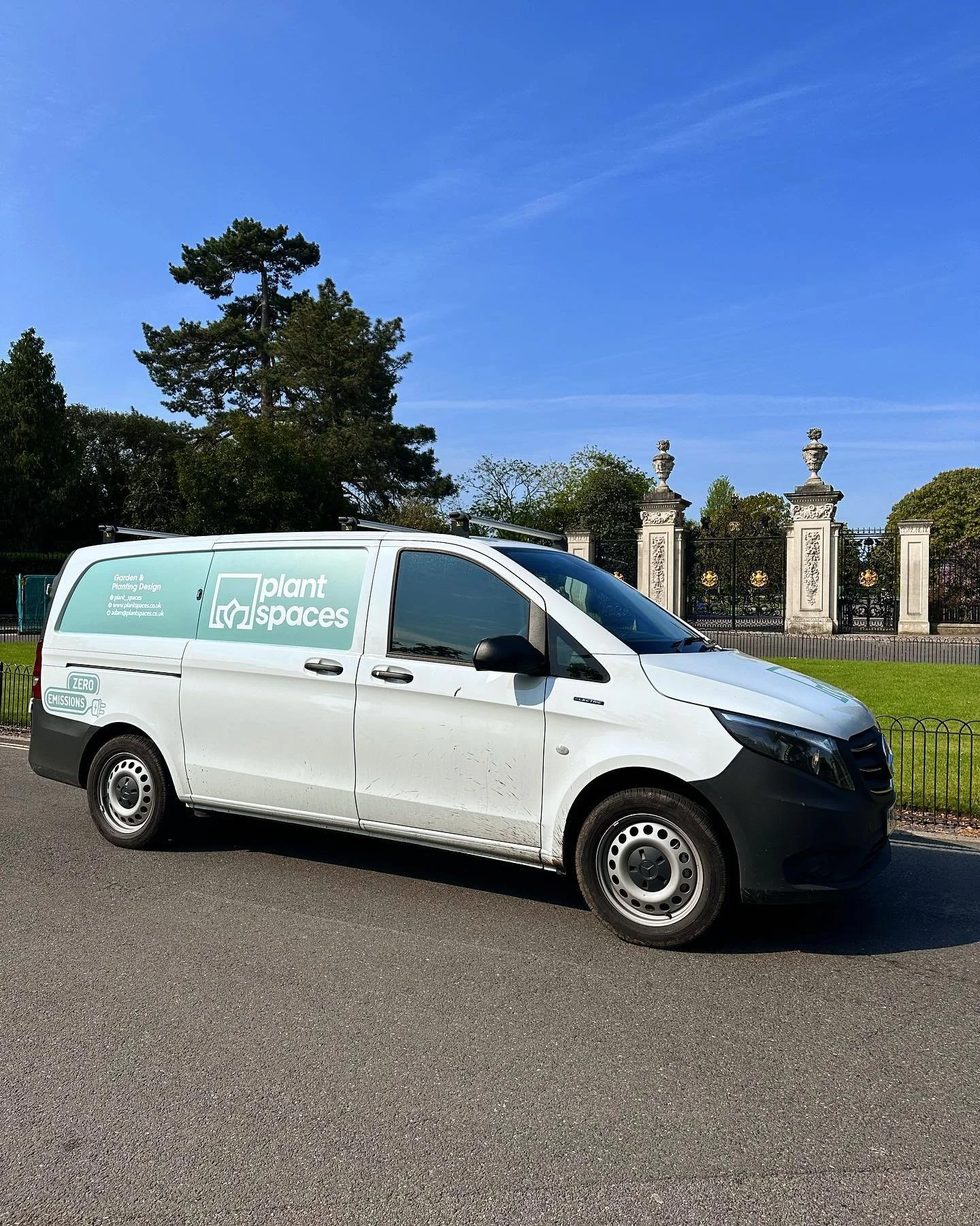 Not a bad place @kewgardens to take a picture of the new works van. Proud to say it is fully electric with zero emission and that&rsquo;s the way it should be 🌱 

Setting out with my business from the start was all about bringing an eco view and pra