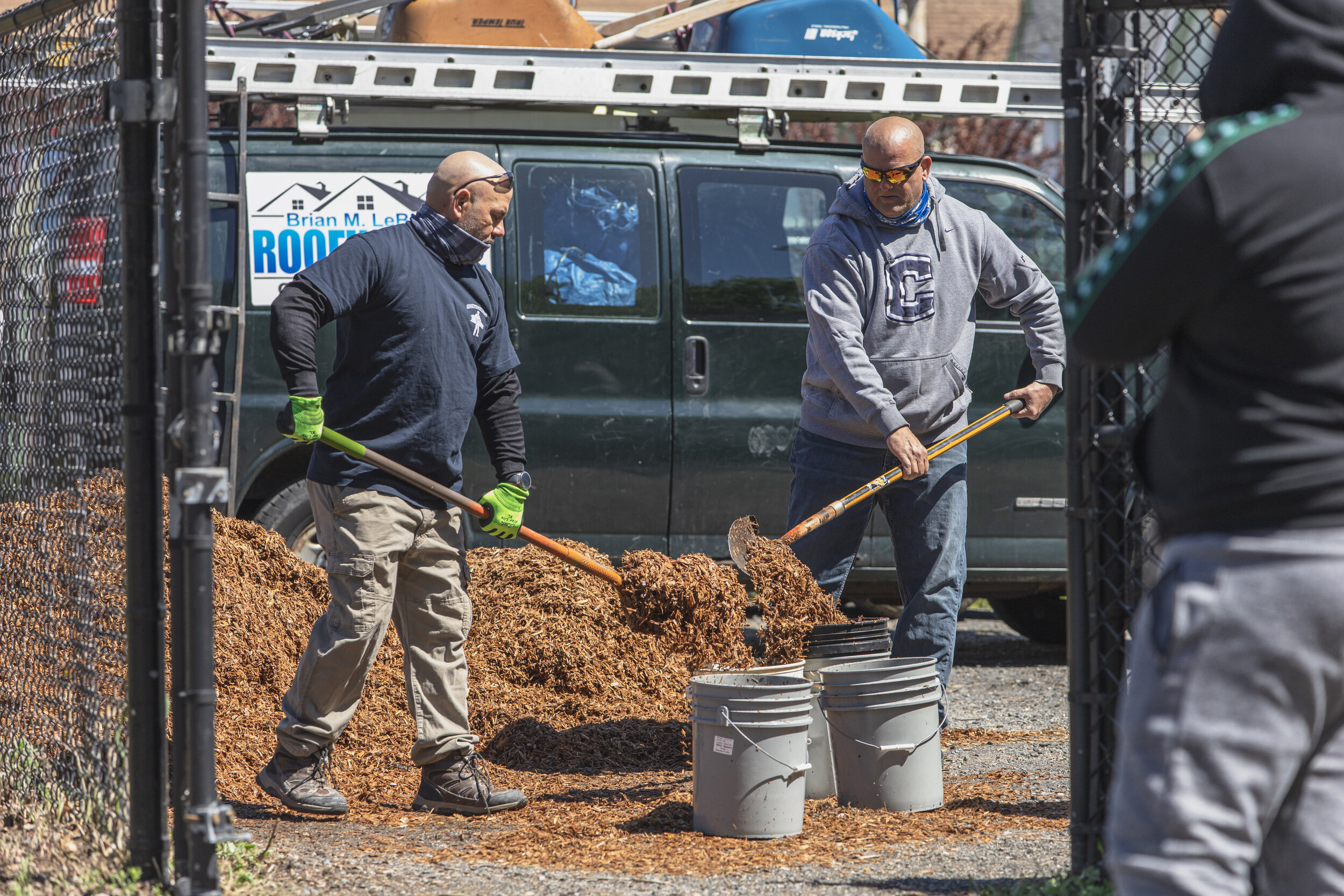 Eagle Park Clean Up: Gathering mulch