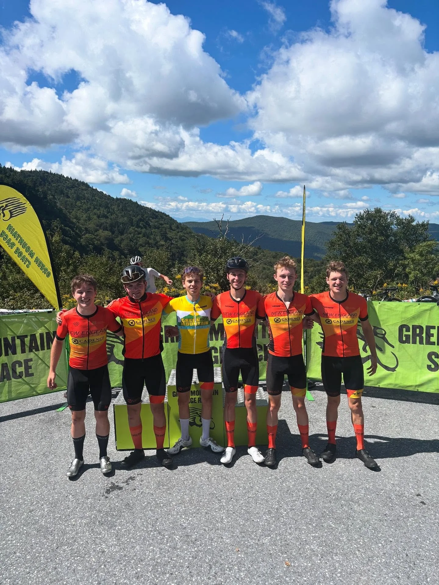 @nathan1el_g wins the Men&rsquo;s Junior race at GMSR, taking two stage wins along the way 🍾 🎉 
After winning the Stage 1 TT, @charlesjarm @nathaniel_standley @jt_meehan @billings_eli @willcorbett08 were all in to bring home the yellow jersey.
On t