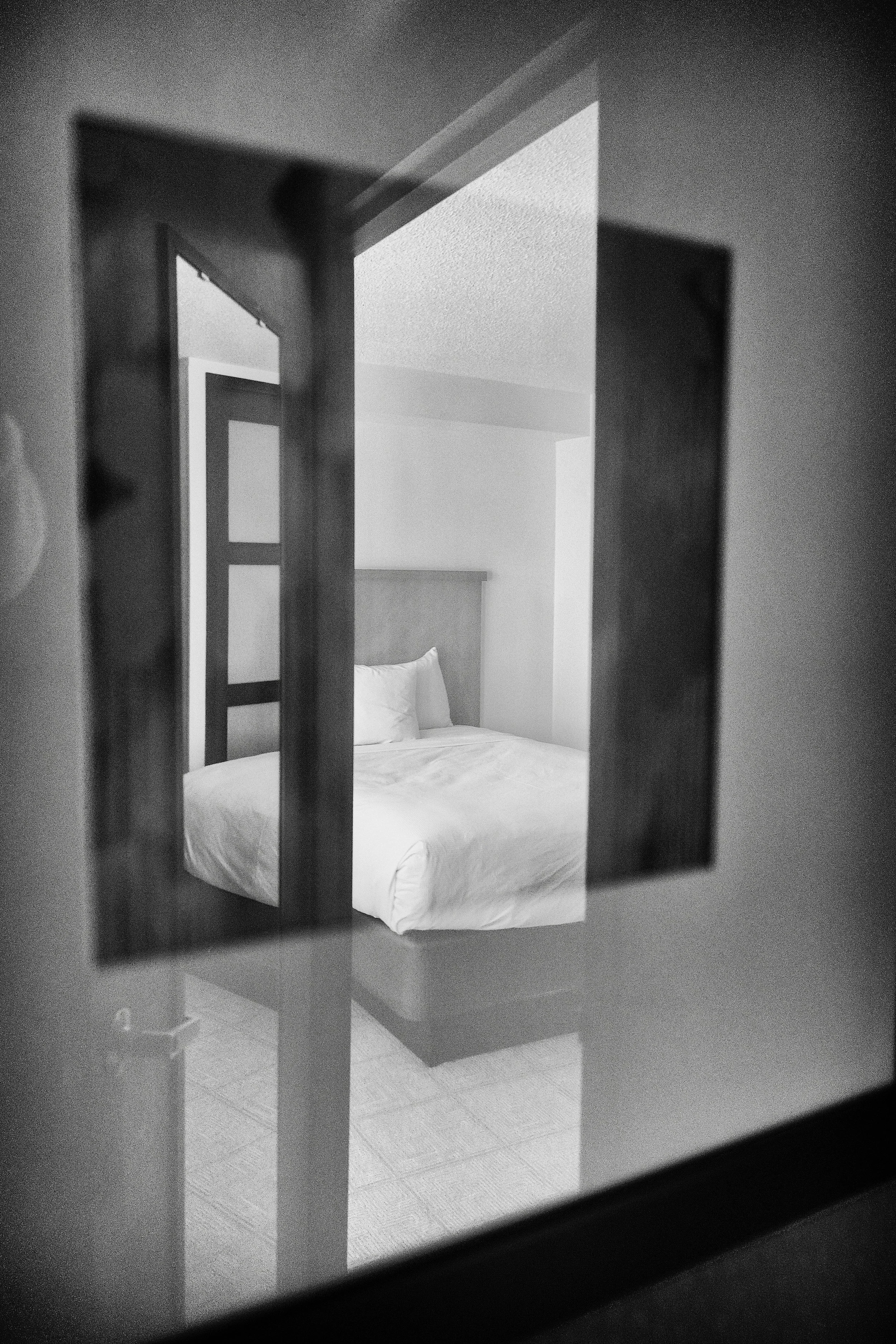 B& W, Hotel Art Redefined