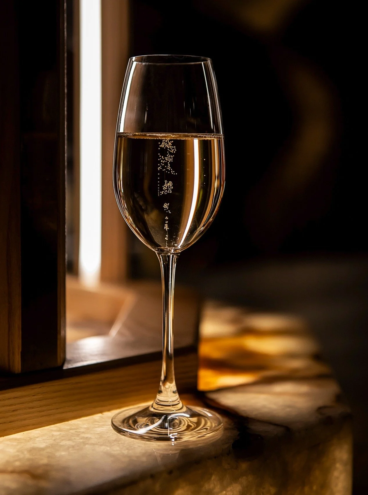 Champagne. Simple. Classic. Elegant.

#MatfenHall #Cloisters #Champagne #ClassicStyle #DrinksPhotography
