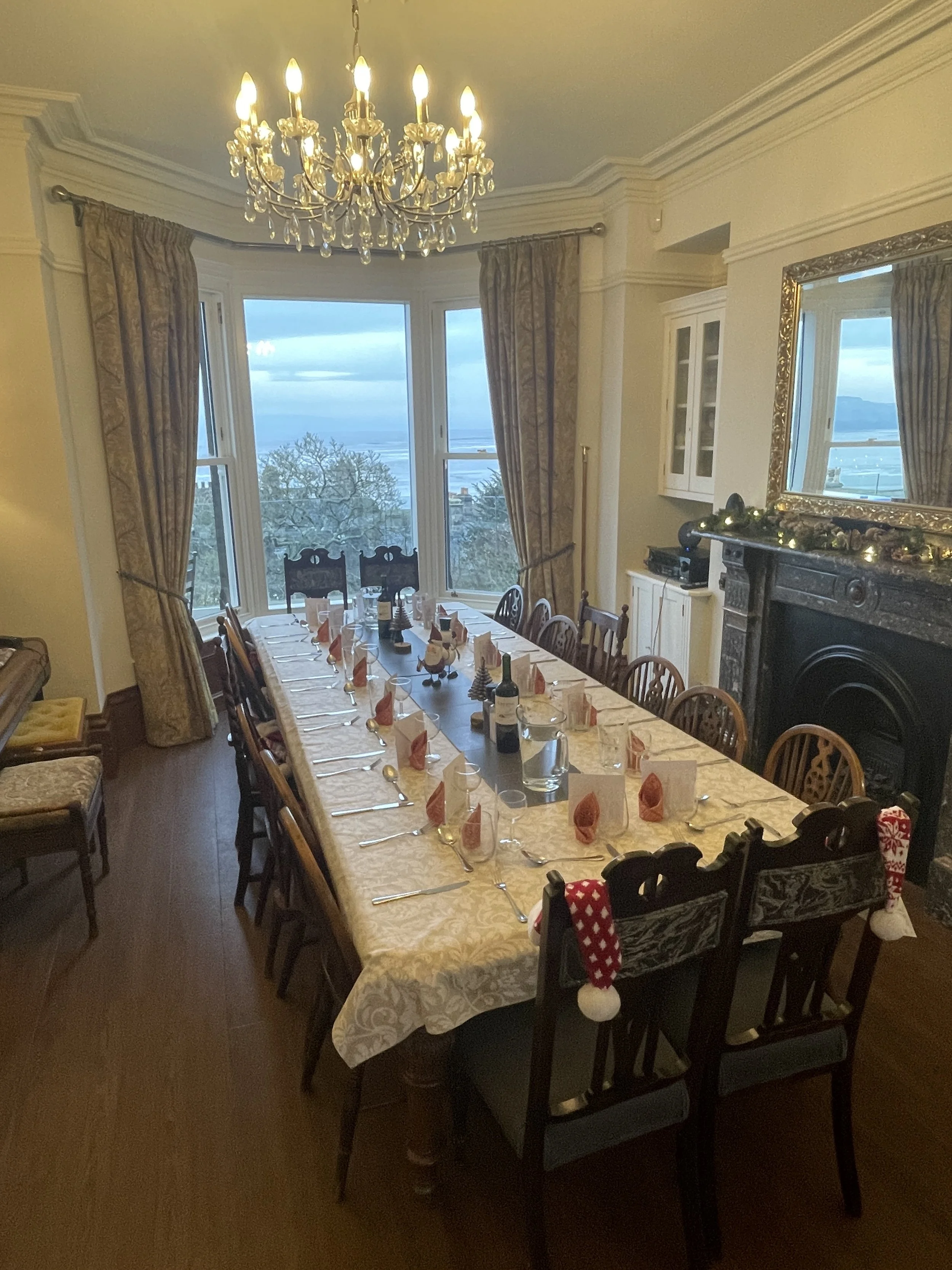 Dining Room (2).JPG