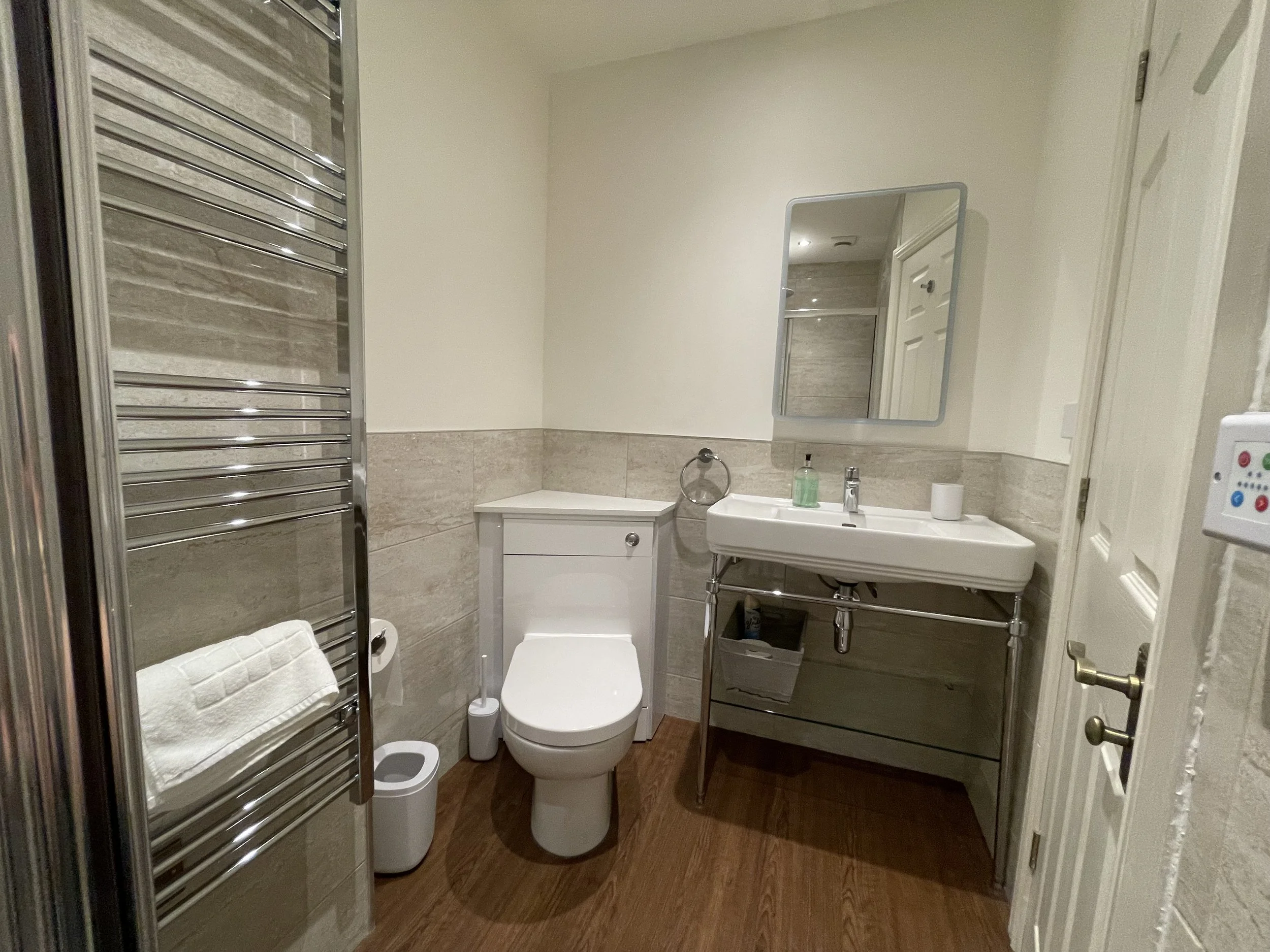 Bedroom 2 En-suite (2).JPG