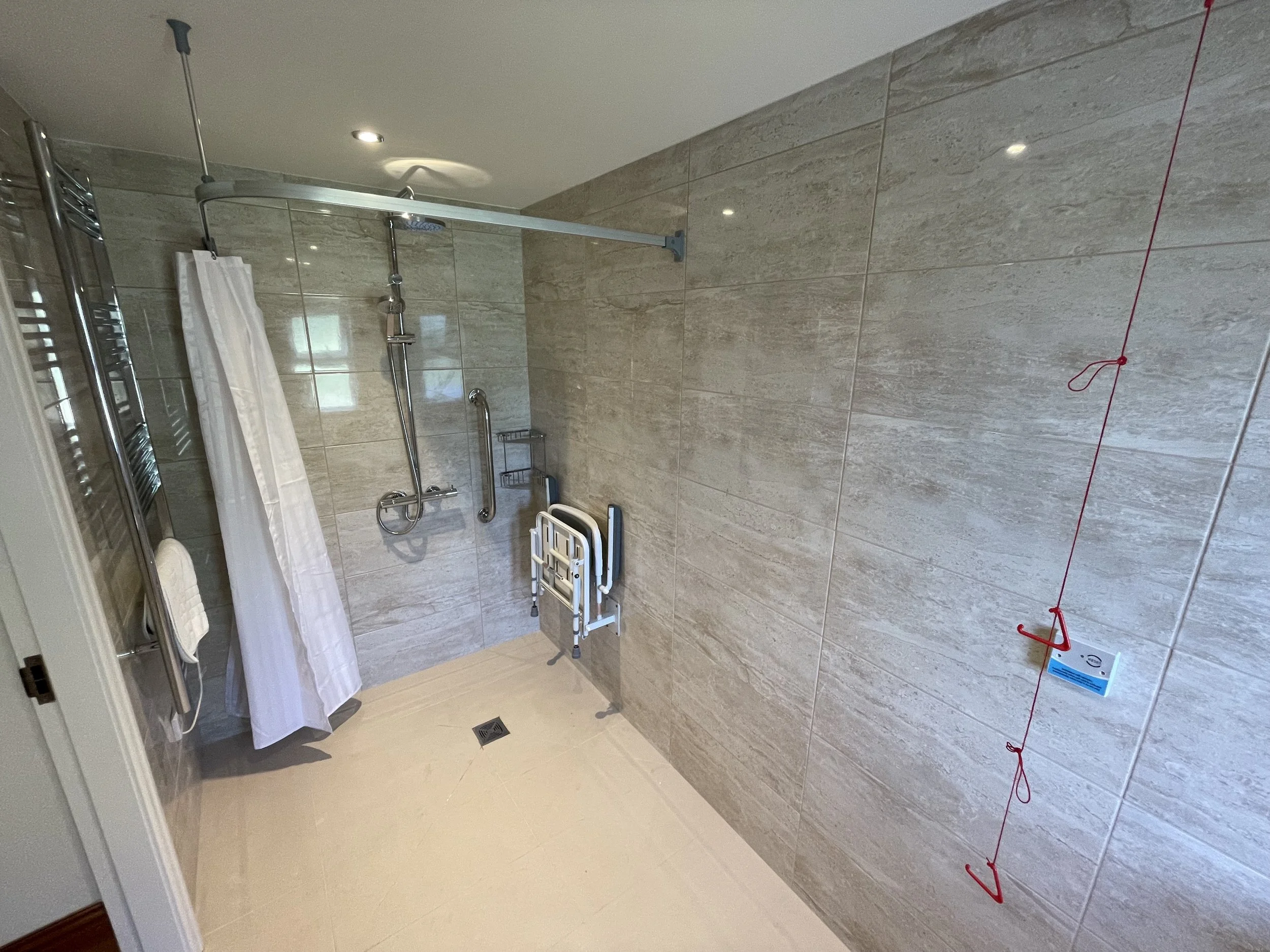 Bedroom 6 En-suite.JPG