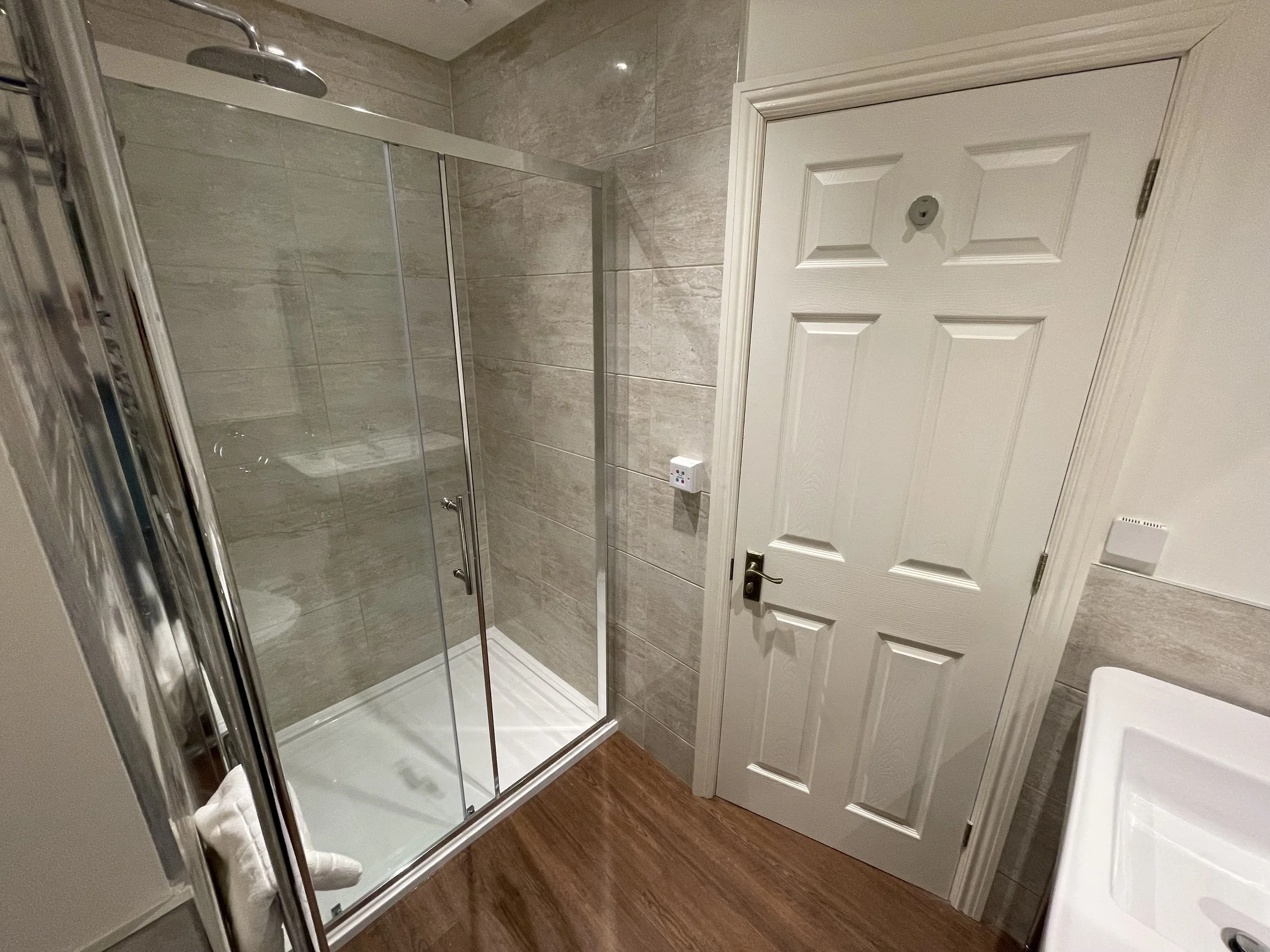 Bedroom 4 En-suite.JPG