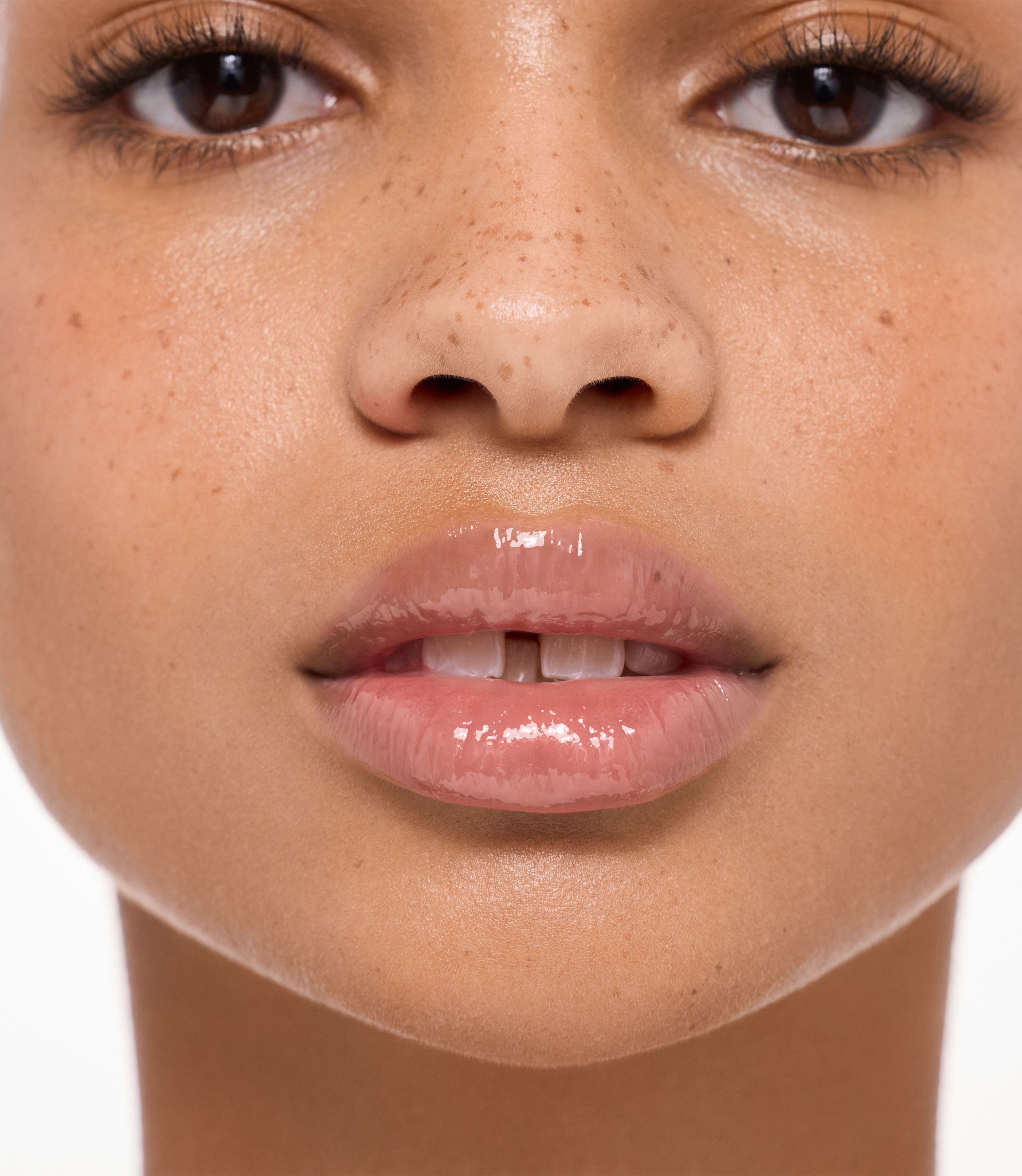 TAT26_MeltingLip_Moka_Simone_PP_1225_DE_0691.png
