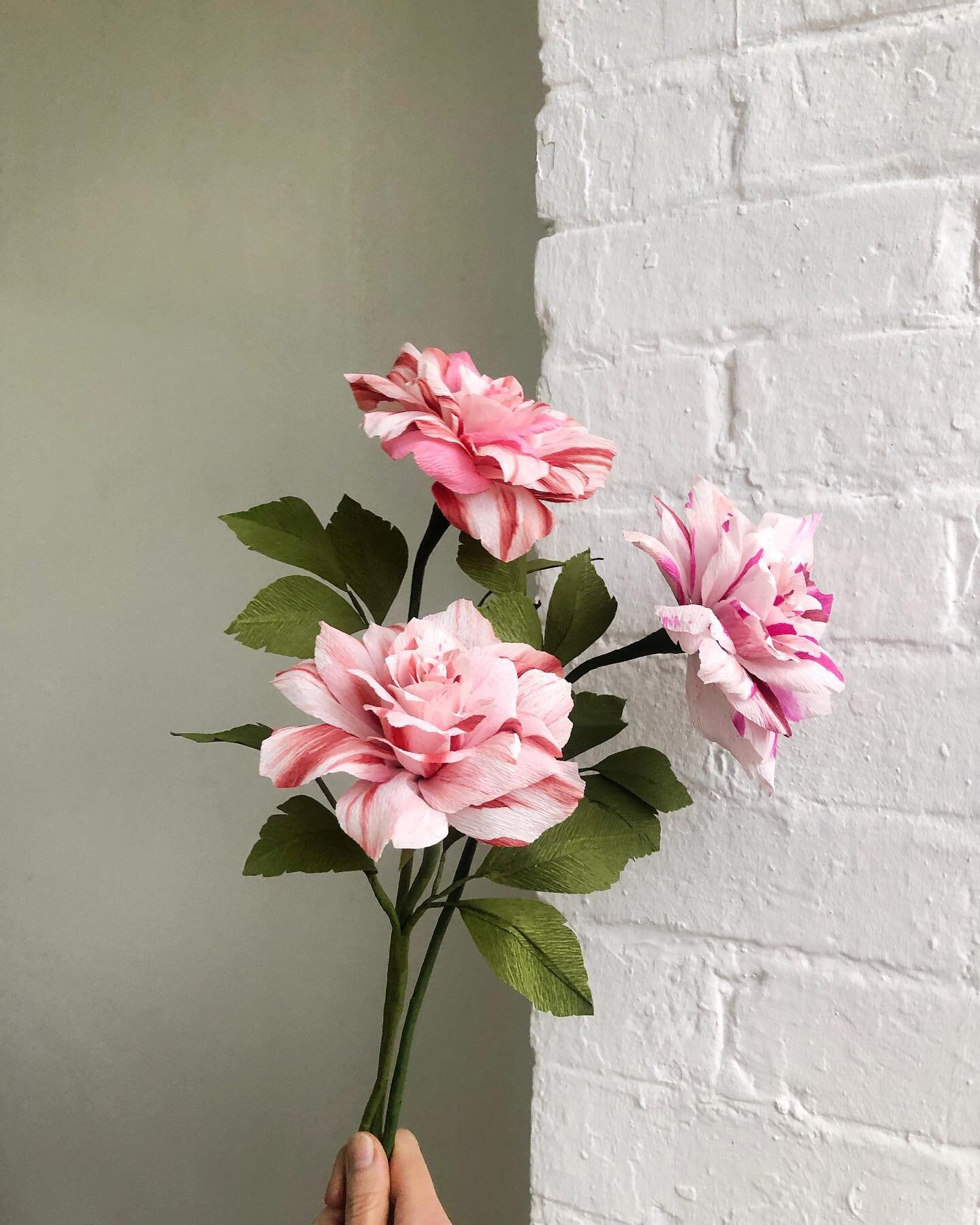 Every last stripe of these variegated roses is hand-painted 🎪🎪🎪 

A limited number will be on sale for the first time @asouthlondonmakersmarket Winter Festival on 11th December 🌹