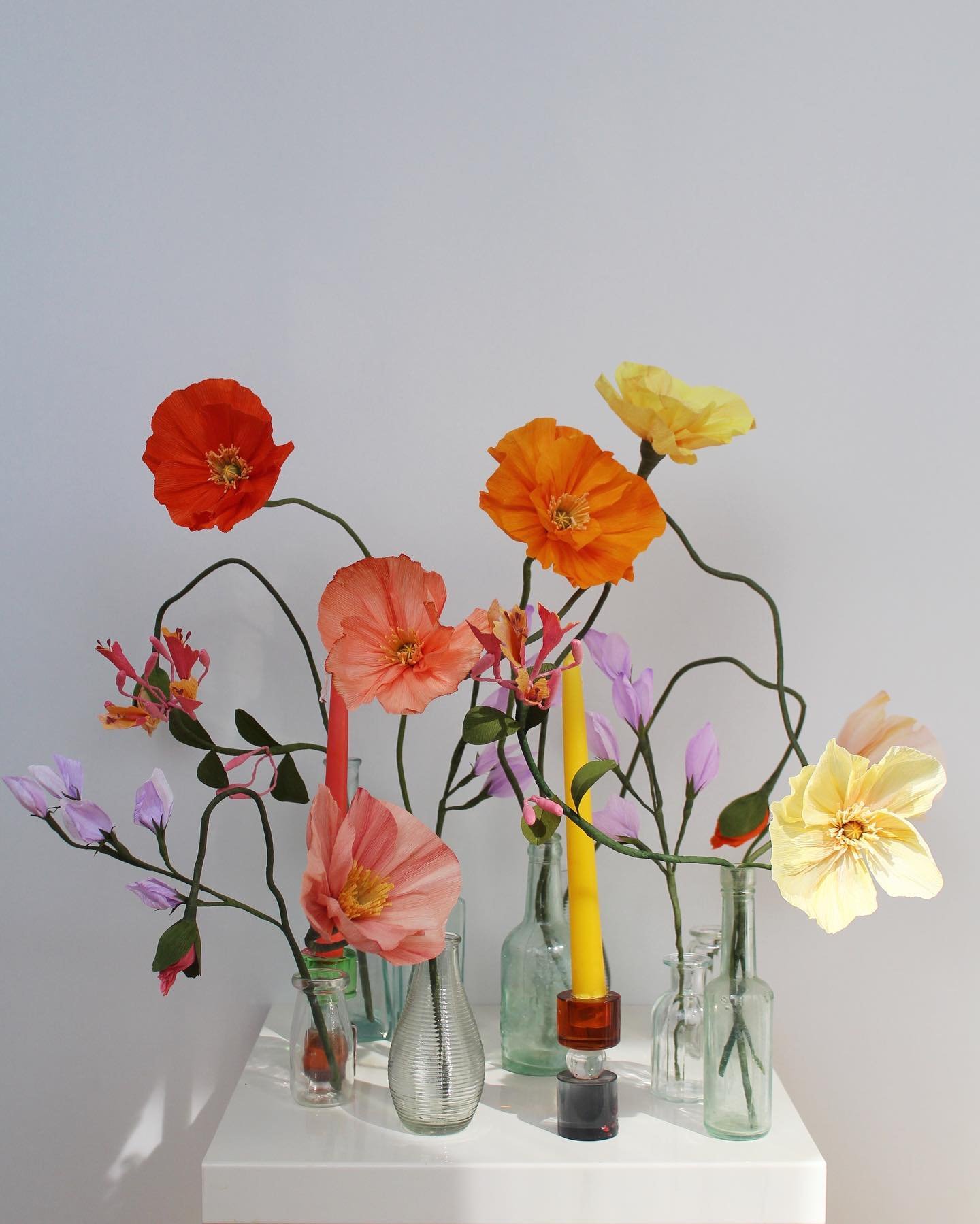 Extra leggy poppies, sweetpeas and honeysuckle! 

(&amp; my favourite candles from @articulo123 in Mexico City)