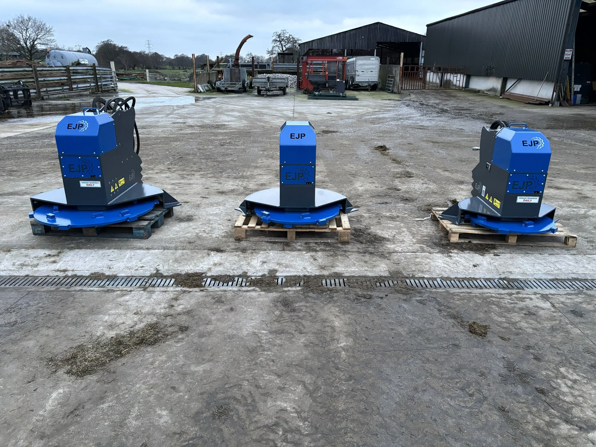 Excavator disc mulcher