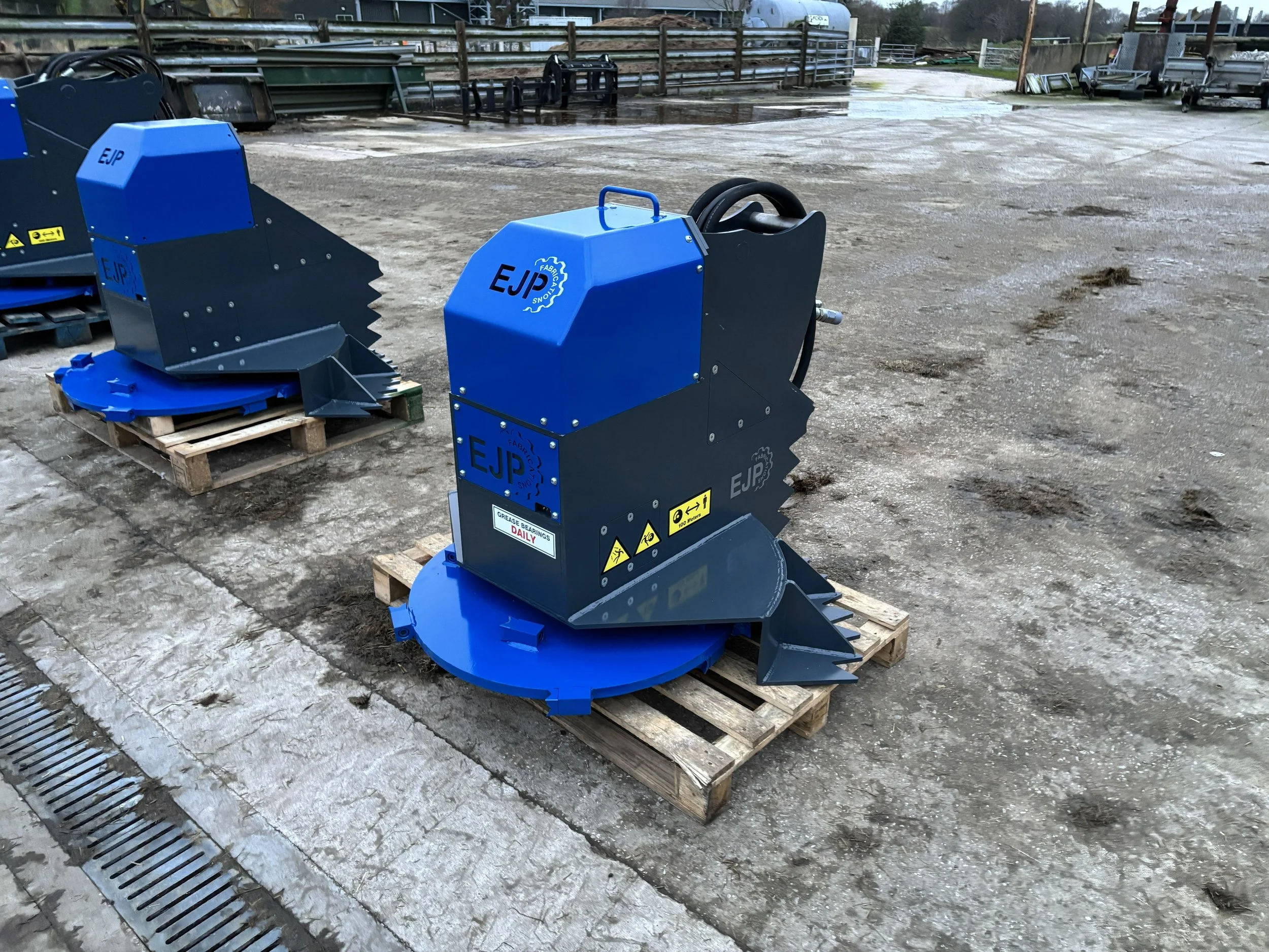 Excavator disc mulcher