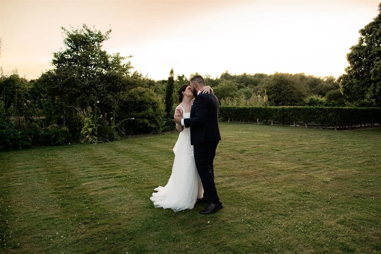 Before we say our goodbyes on a wedding day and given the opportunity, we'll always ask if there's any more photos you'd like us to capture before we leave you to enjoy the rest of your night.

The lovely Steph and Anthony here opted for a dance in t