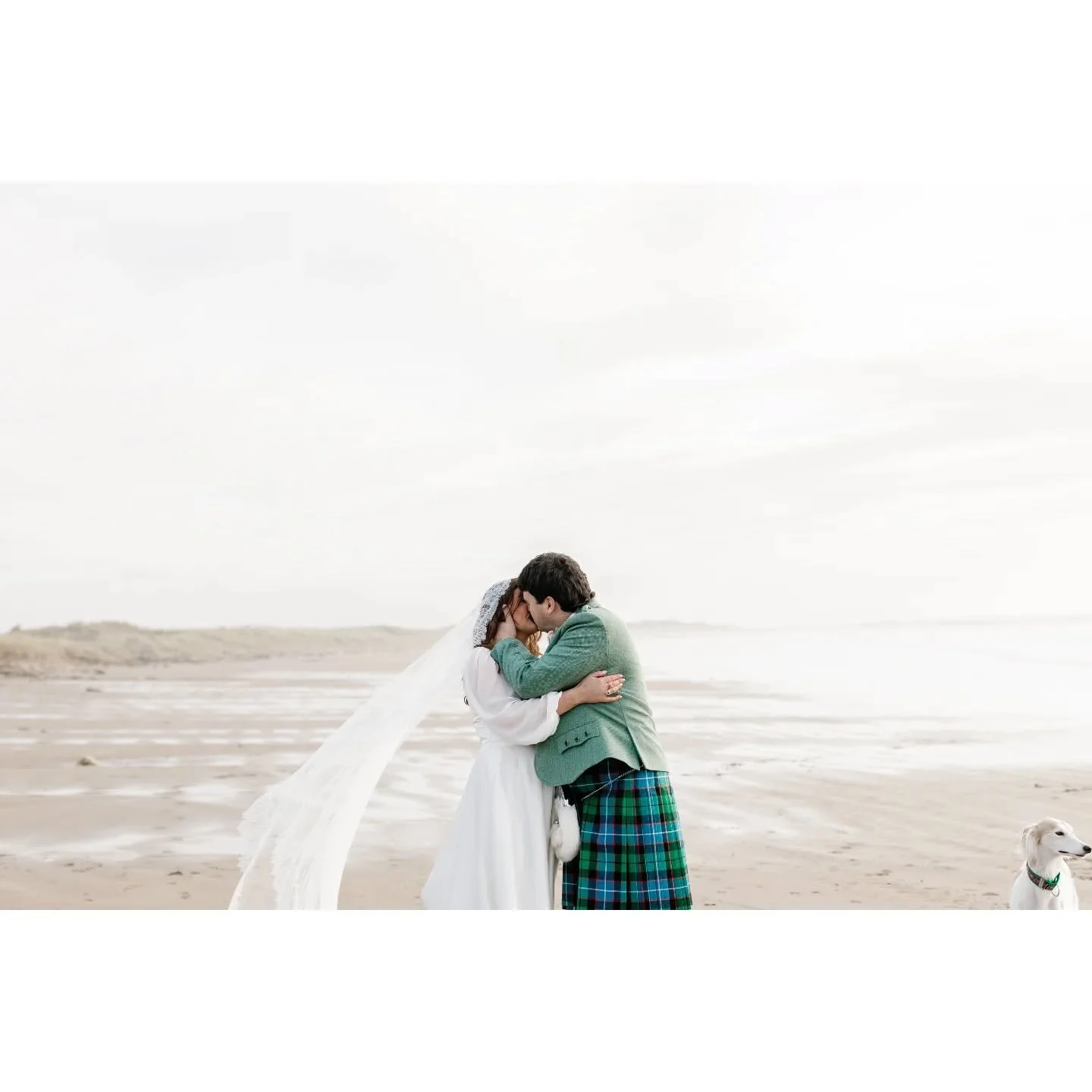 Our first post since last November 😱 is of our first wedding of 2026 and it's the lovely Louise, Mikey and their gorgeous pup, Holly @erriscoast_hotel 💕

#mayoweddingphotographer #irelandweddingphotographer #irelandweddingphotography
