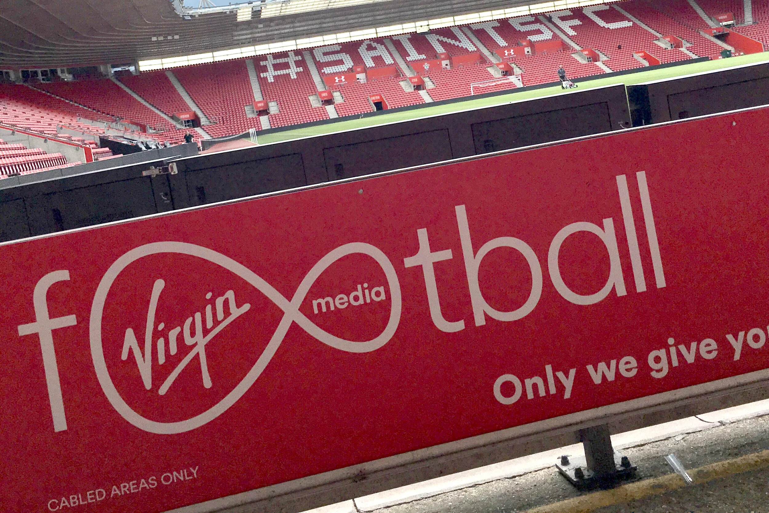 Southampton_2016:17_Pitch side Ad.jpg