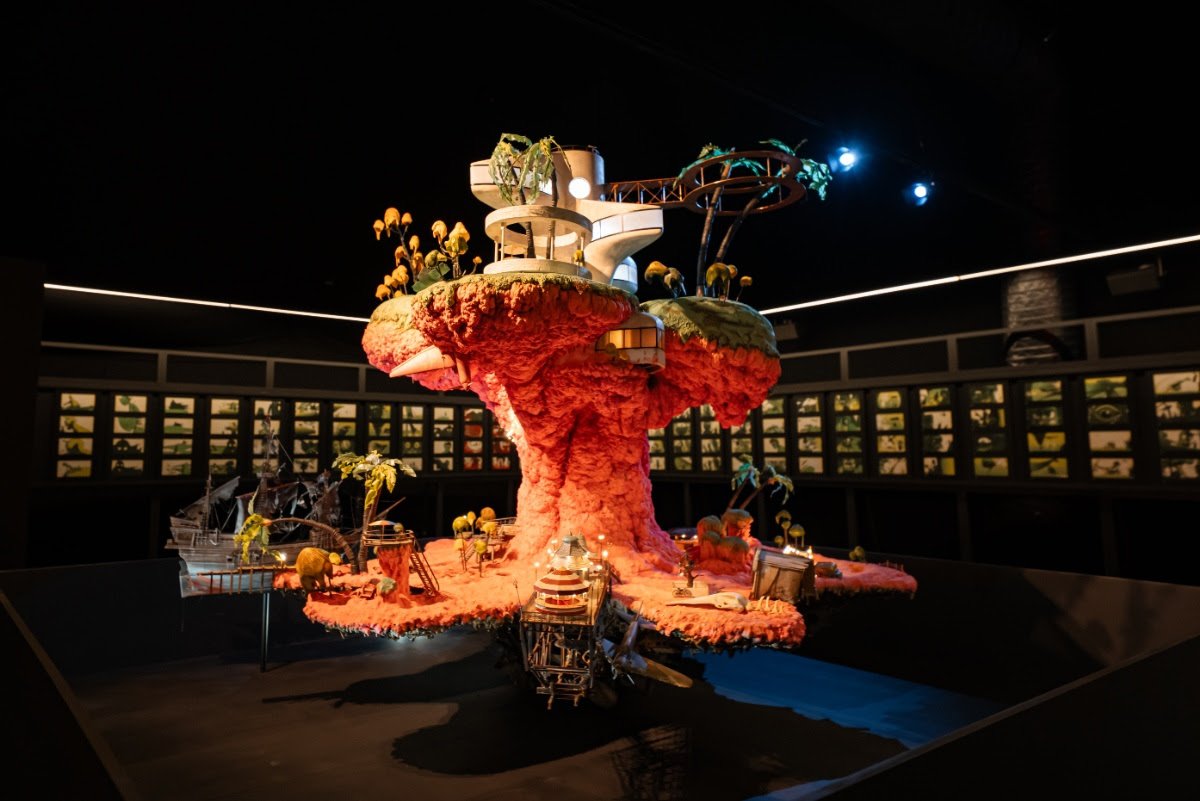 Plastic Beach, Gorillaz House of Kong