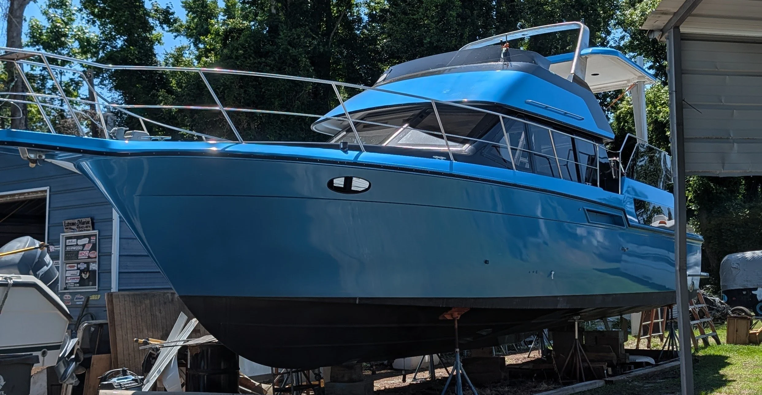 BlueQuest714 dressed in blue violet.