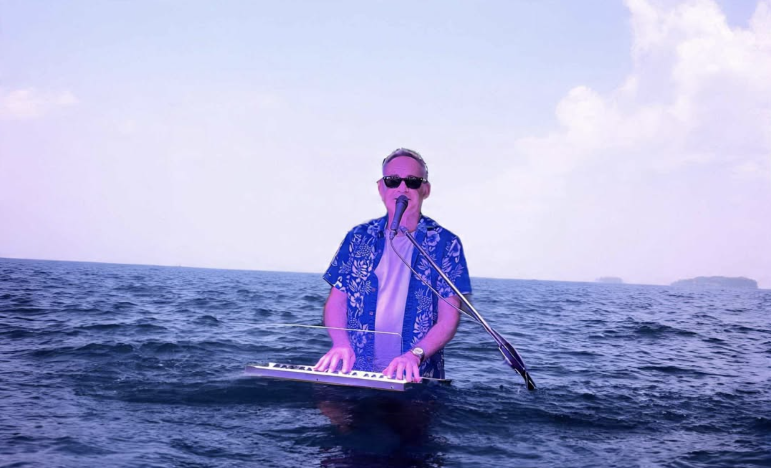 Sunday Sundown Session: Lionel Robinson