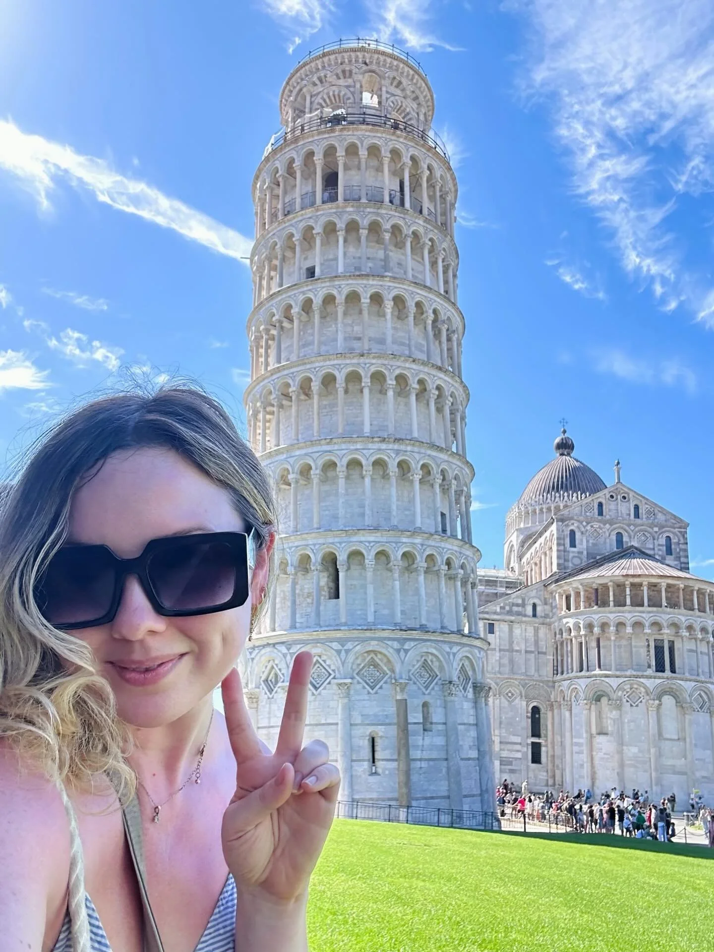 La bellezza salver&agrave; il mondo. 🙏
Beauty will save the world. 🤍
You are beautiful 🤍

#labellavita 
#lifeinitaly 
#theleaningtowerofpisa 
#italy 
#goddessenergy 
🤍🤍🤍
