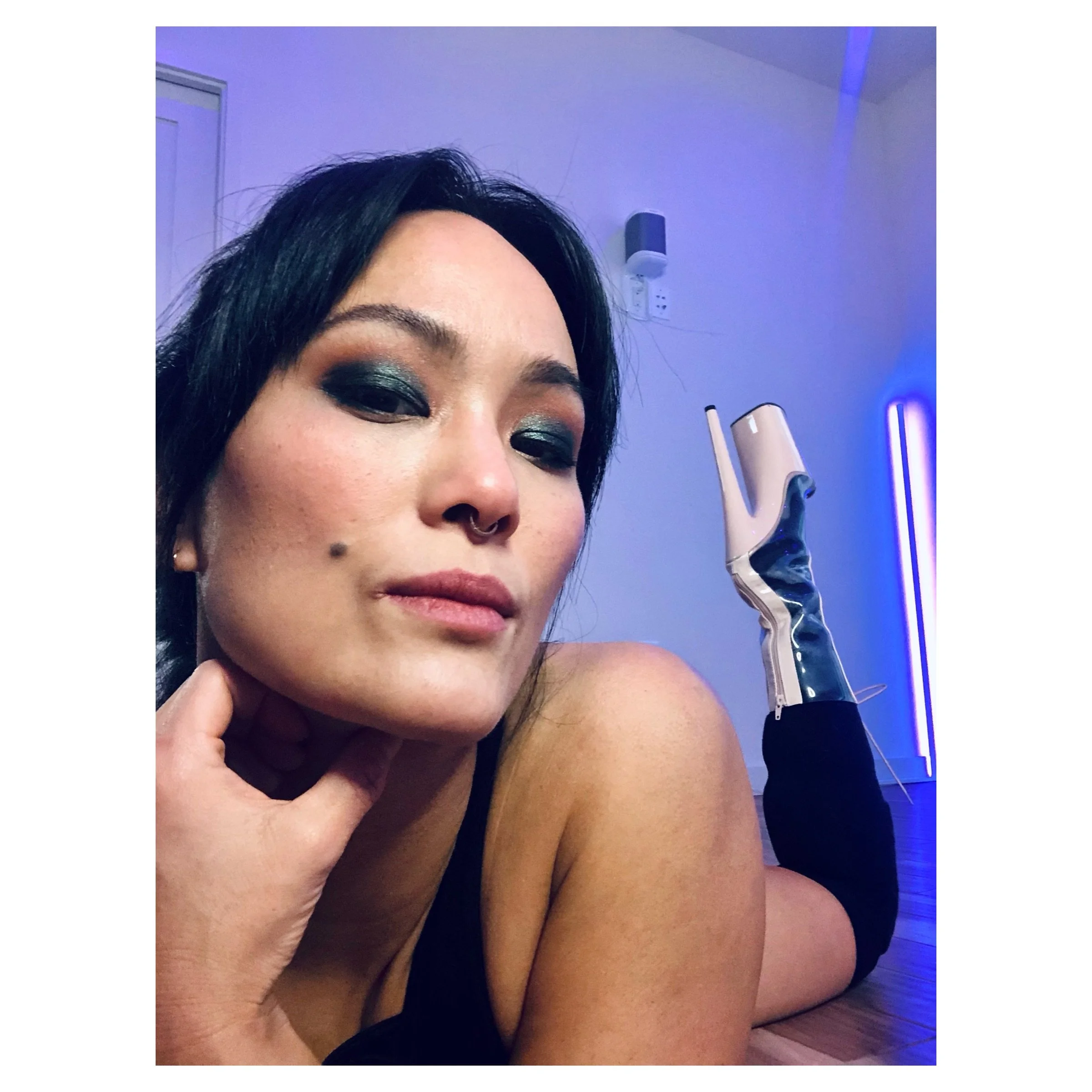 Stage Ready in Less Than 10 Mins: A Smokey Eye Look